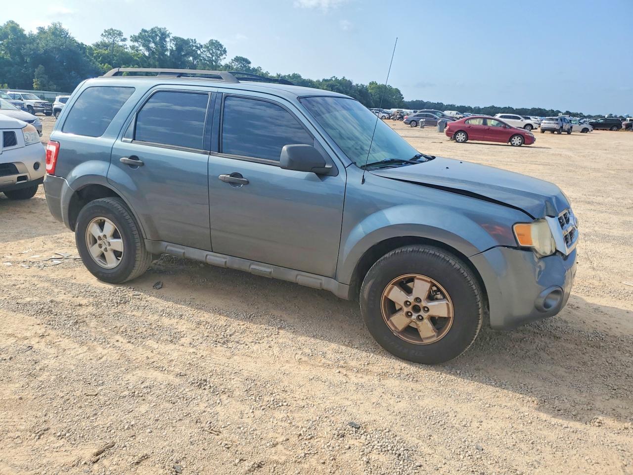 2010 Ford Escape Xls Teal vin: 1FMCU0C78AKB09558
