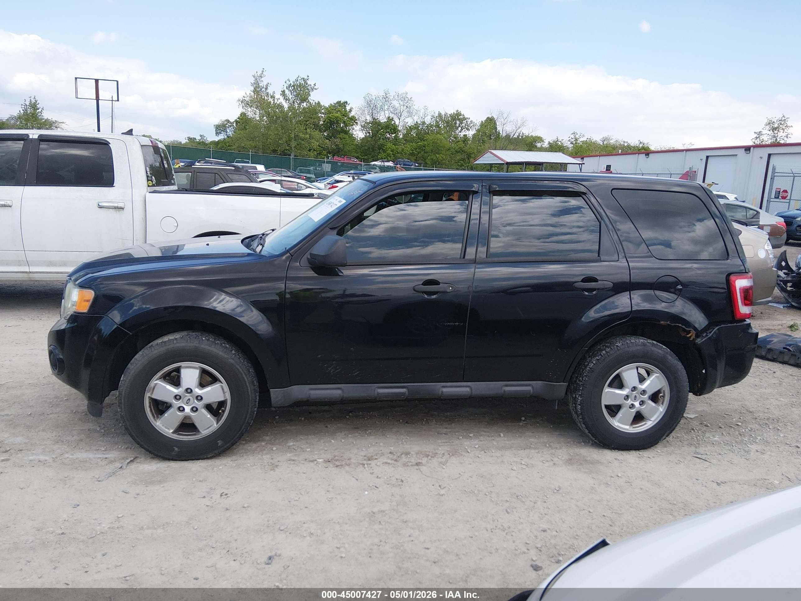 2010 Ford Escape Xls Black vin: 1FMCU0C78AKB10855