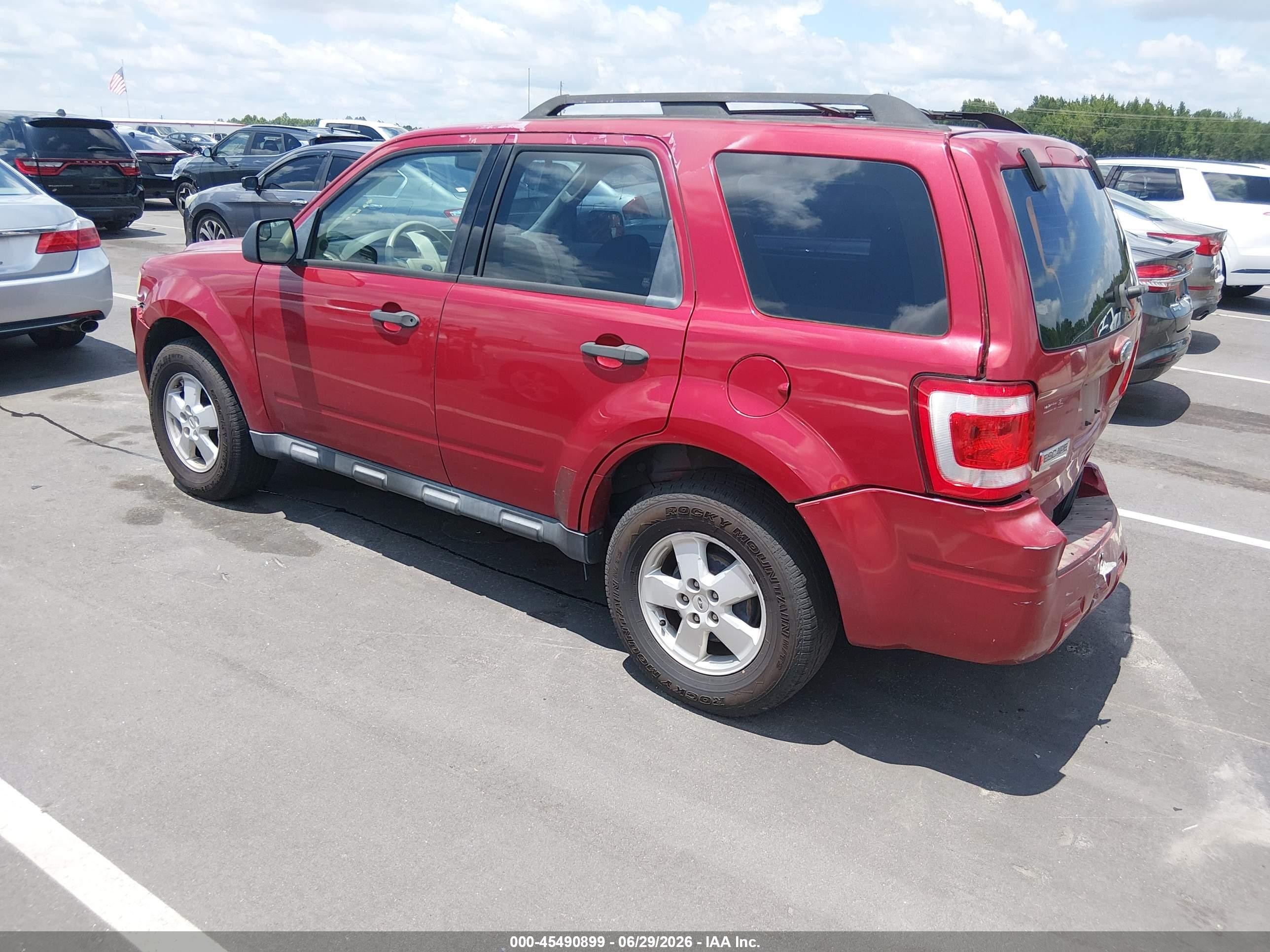 2010 Ford Escape Xls Red vin: 1FMCU0C78AKC64160