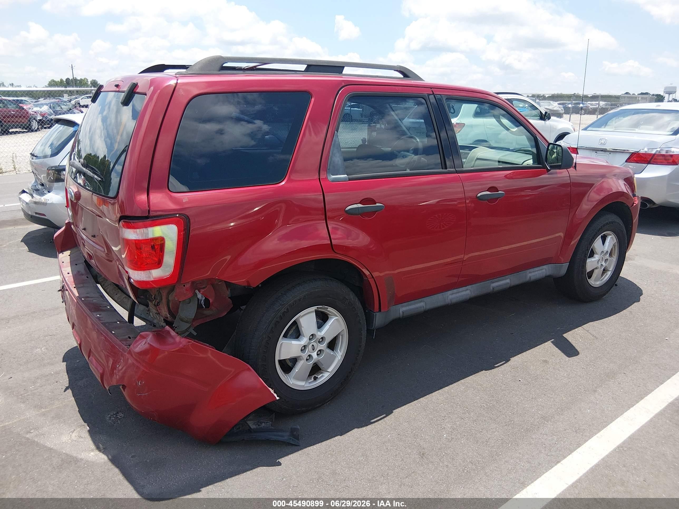 2010 Ford Escape Xls Red vin: 1FMCU0C78AKC64160