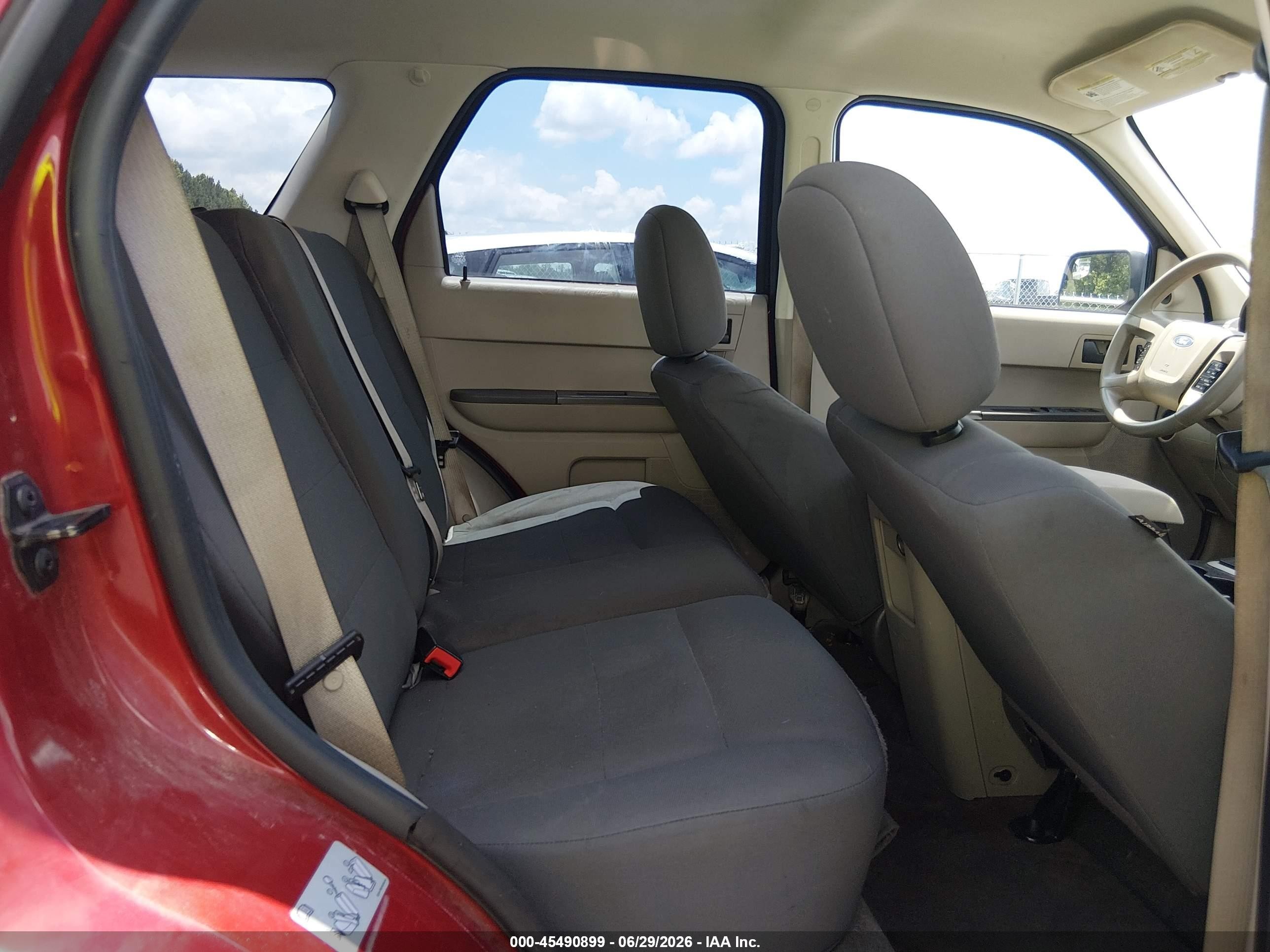 2010 Ford Escape Xls Red vin: 1FMCU0C78AKC64160