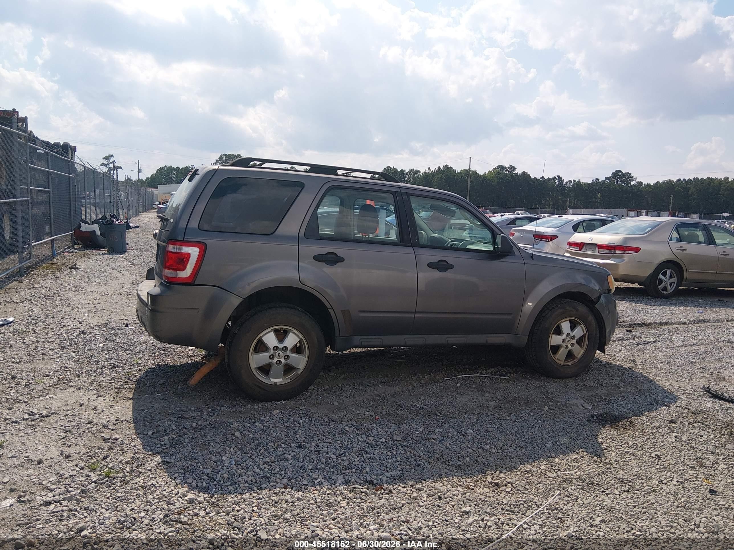 2010 Ford Escape Xls Gray vin: 1FMCU0C78AKD04740