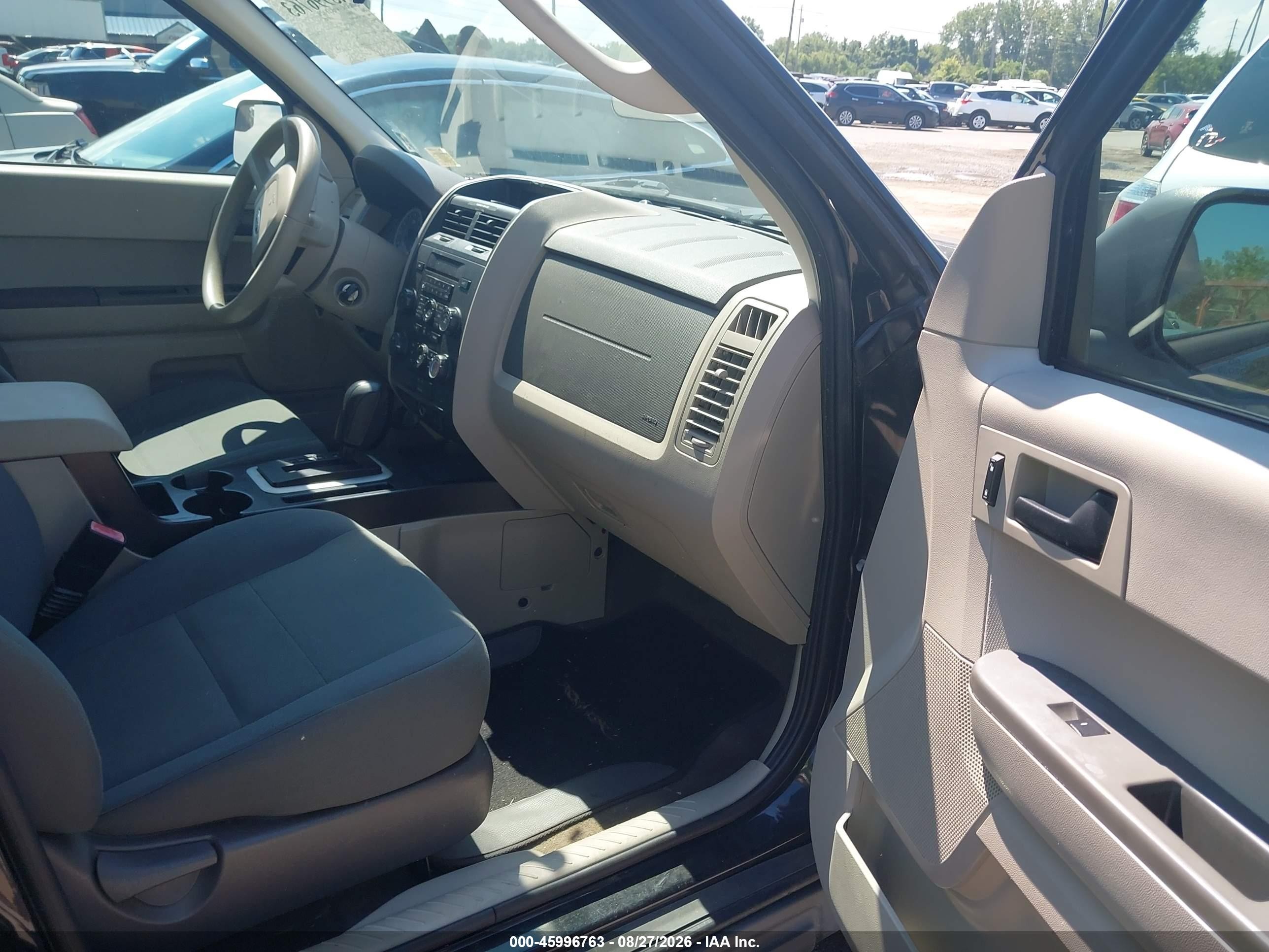 2011 Ford Escape Xls Black vin: 1FMCU0C78BKA48410