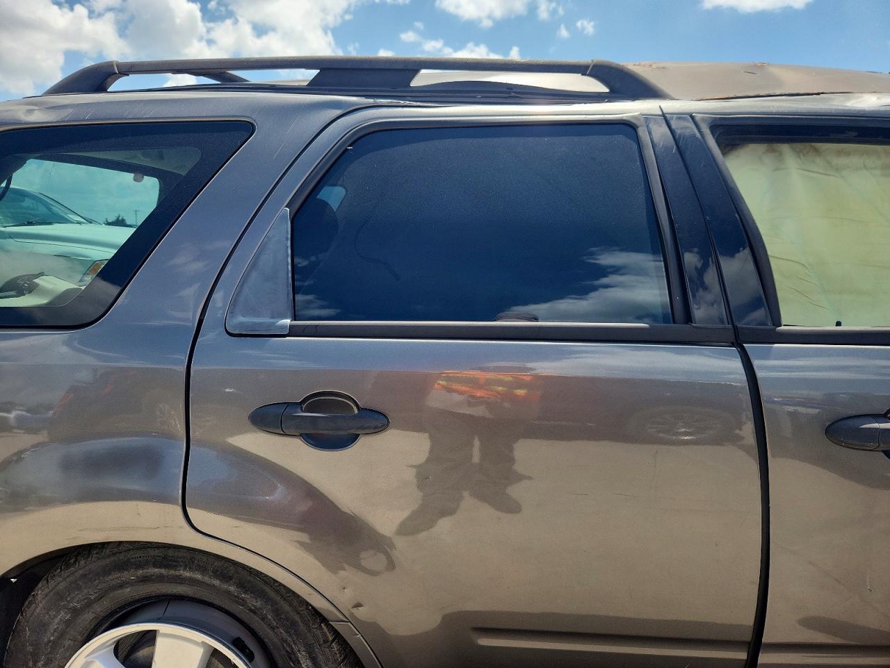2011 Ford Escape Xls Gray vin: 1FMCU0C78BKB59071
