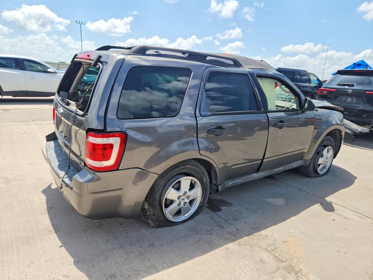 2011 Ford Escape Xls Gray vin: 1FMCU0C78BKB59071