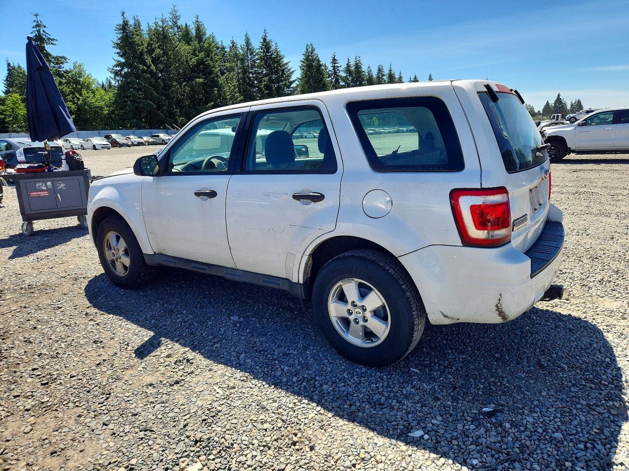 2011 Ford Escape Xls Белый vin: 1FMCU0C78BKB99764