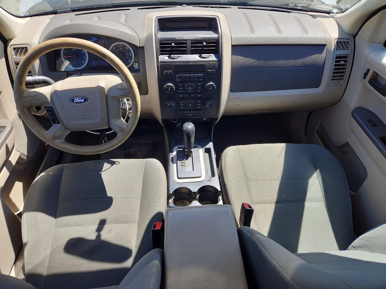 2011 Ford Escape Xls Белый vin: 1FMCU0C78BKB99764