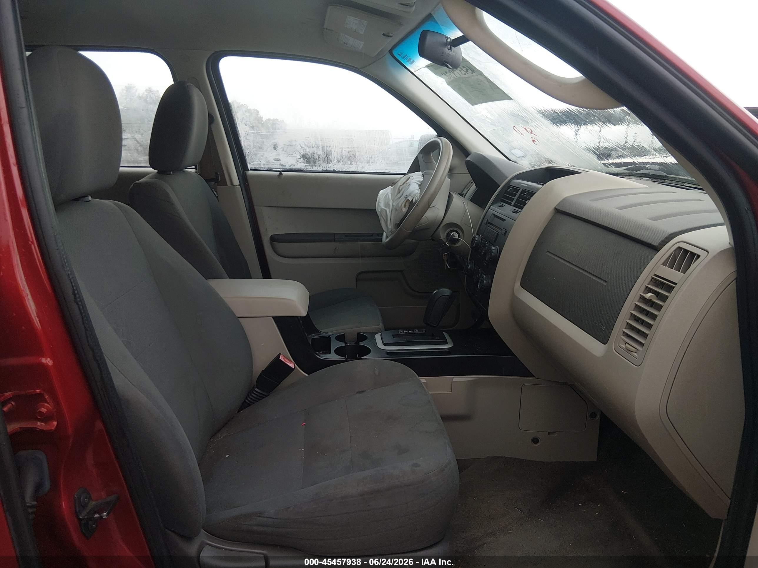 2011 Ford Escape Xls Red vin: 1FMCU0C78BKC12982