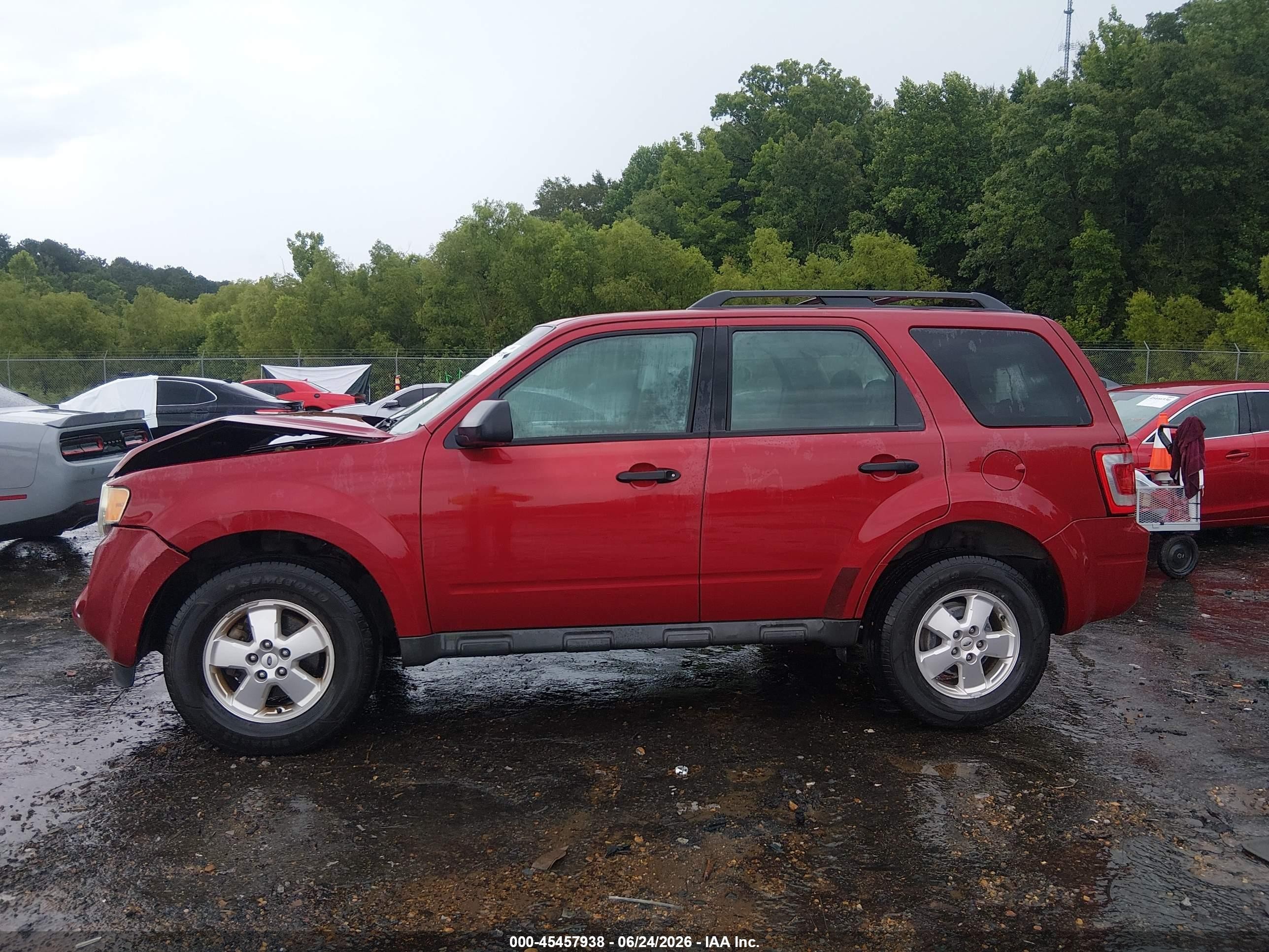 2011 Ford Escape Xls Red vin: 1FMCU0C78BKC12982