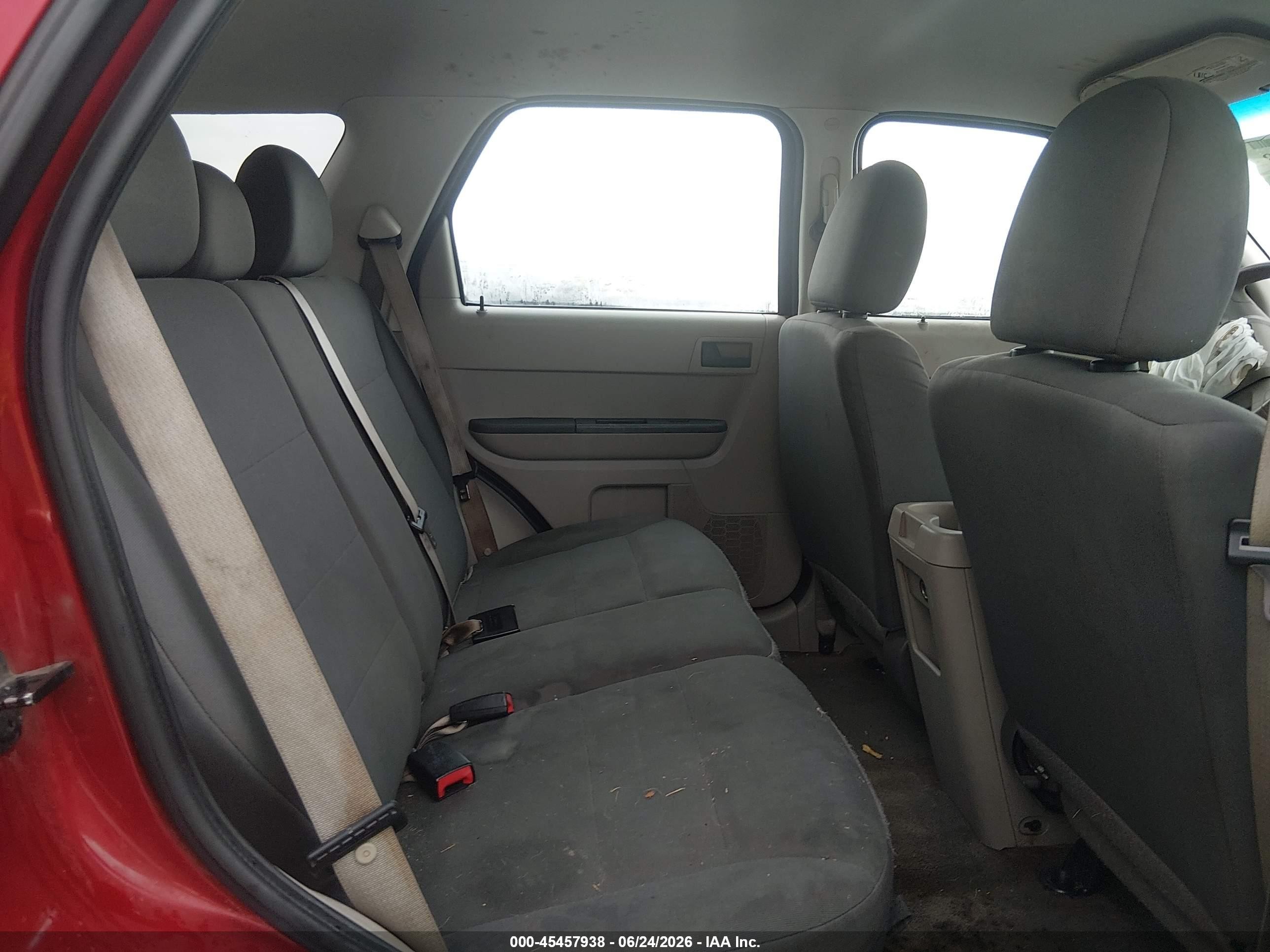 2011 Ford Escape Xls Red vin: 1FMCU0C78BKC12982