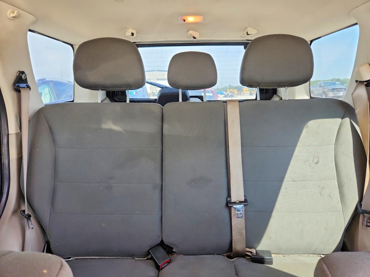2011 Ford Escape Xls White vin: 1FMCU0C78BKC61700