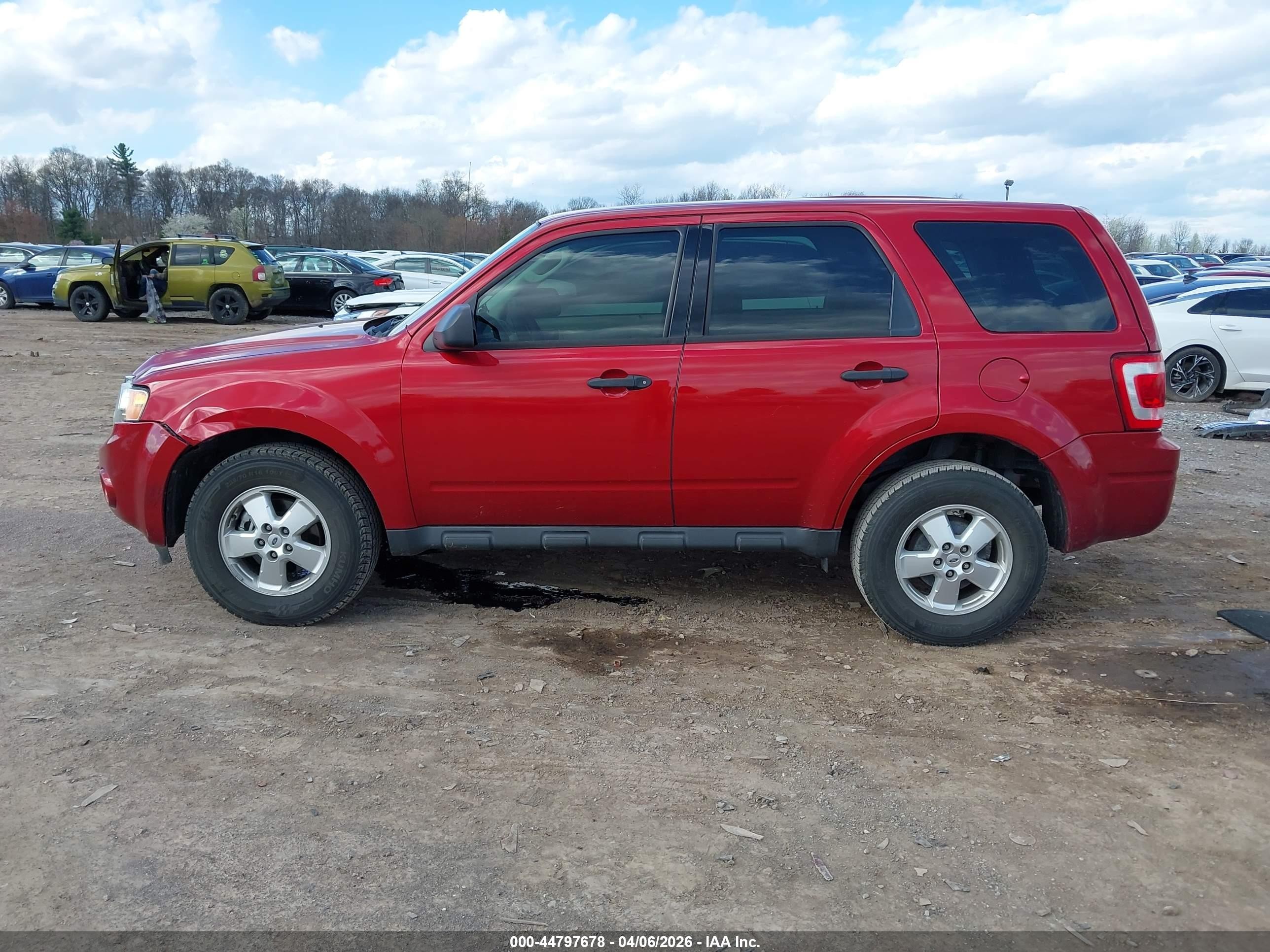 2012 Ford Escape Xls Red vin: 1FMCU0C78CKA20558