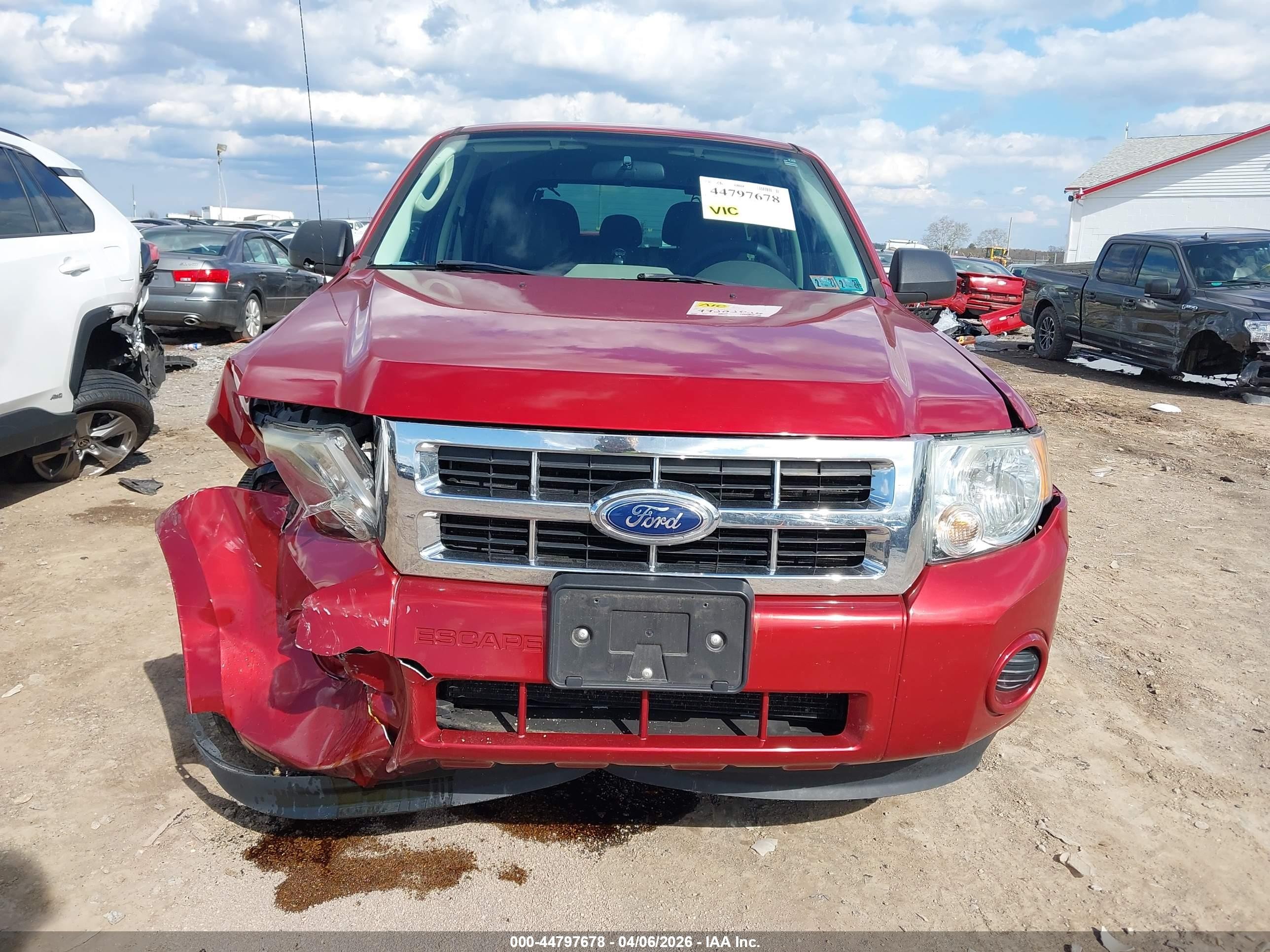 2012 Ford Escape Xls Red vin: 1FMCU0C78CKA20558