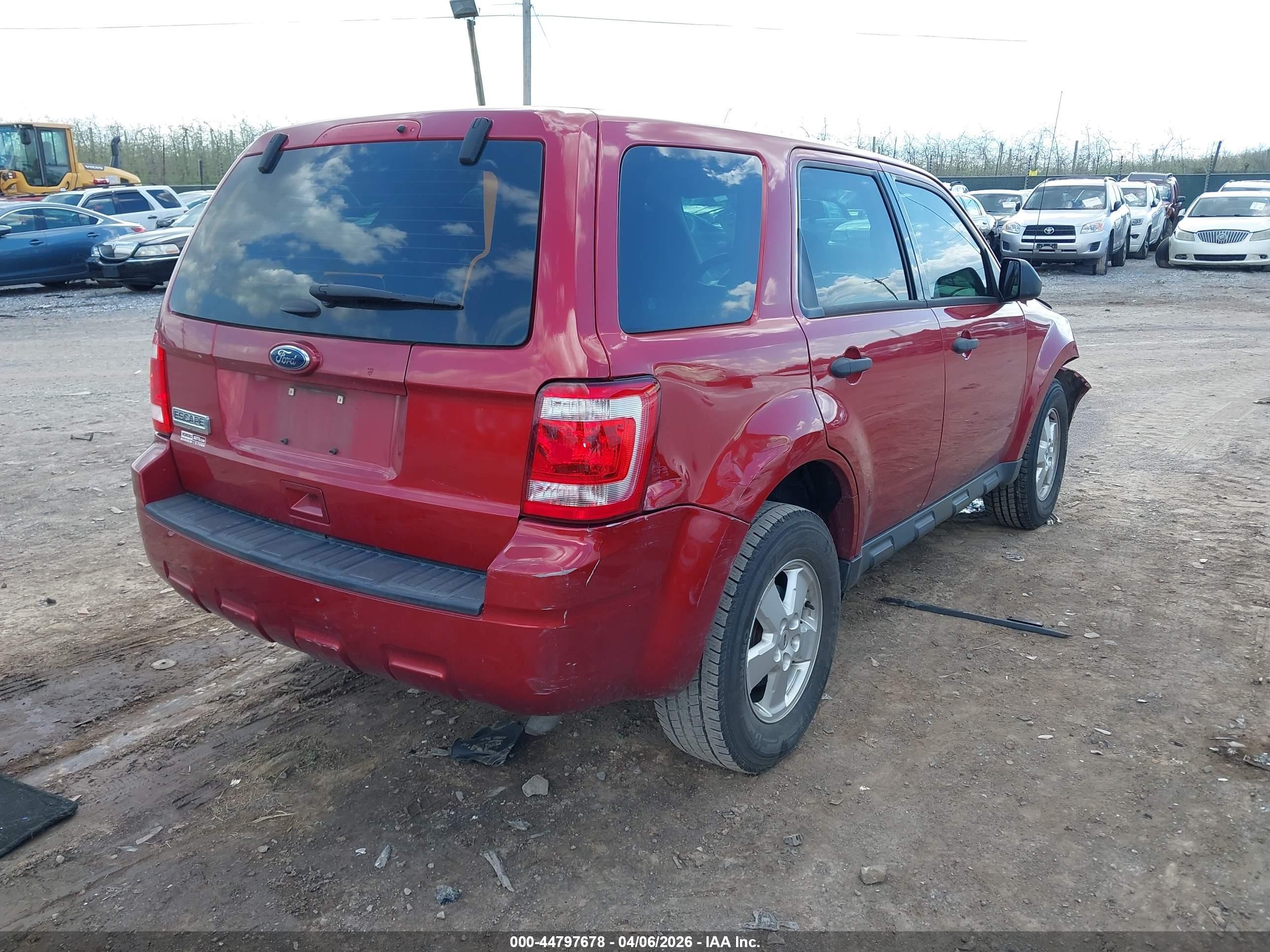 2012 Ford Escape Xls Red vin: 1FMCU0C78CKA20558