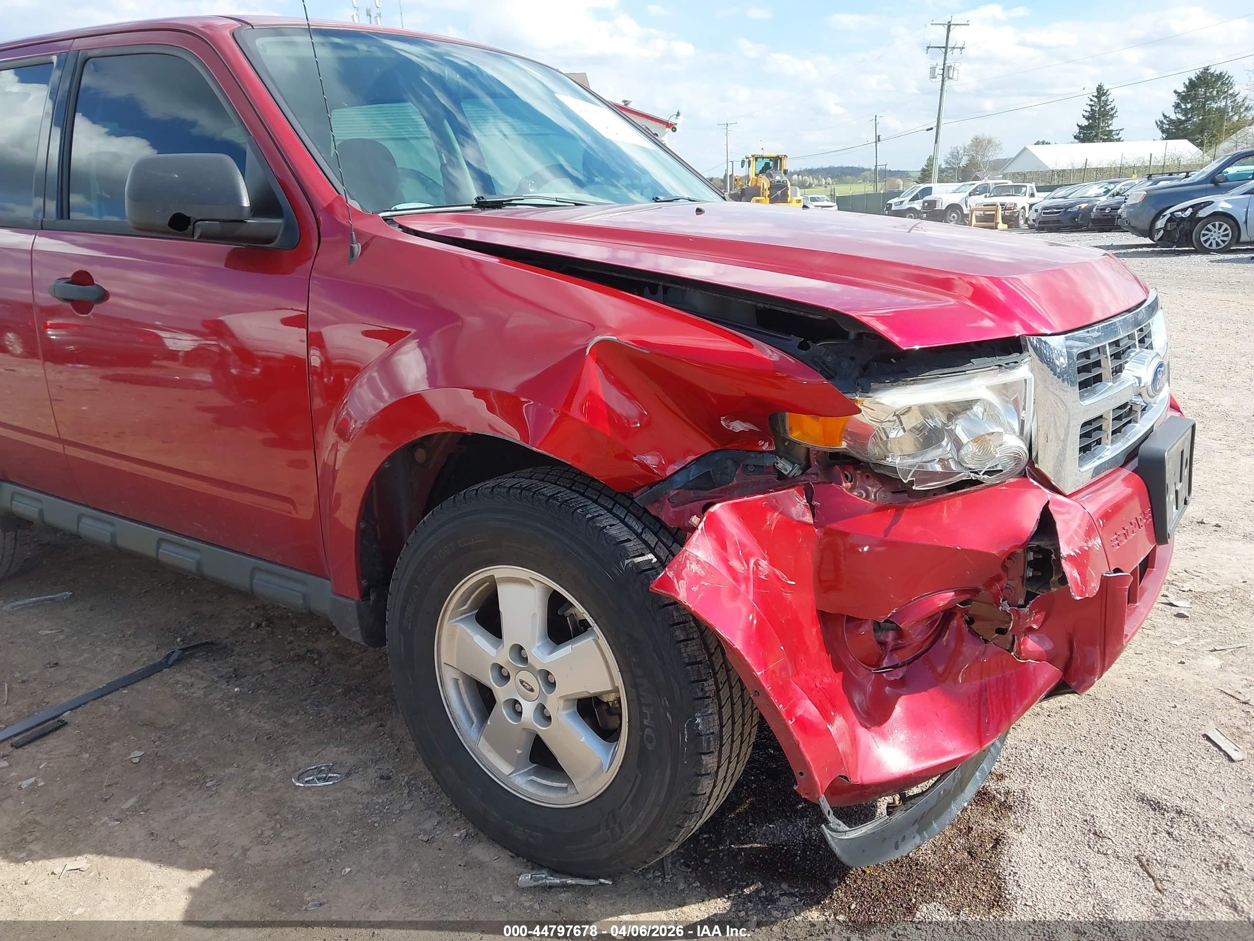 2012 Ford Escape Xls Red vin: 1FMCU0C78CKA20558