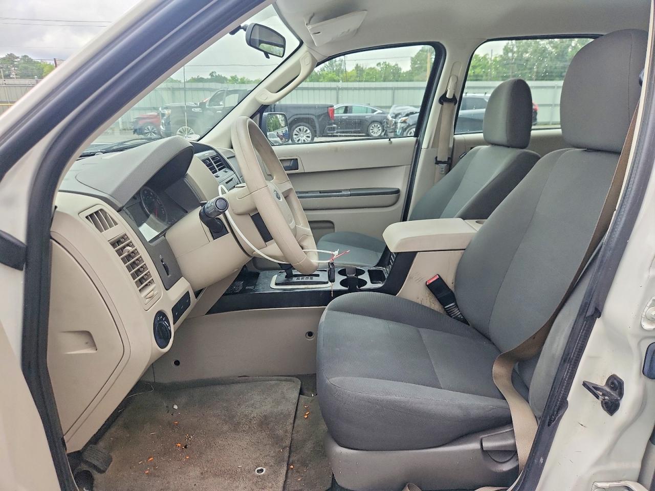 2012 Ford Escape Xls White vin: 1FMCU0C79CKC52019