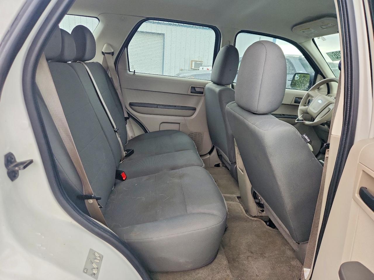 2012 Ford Escape Xls White vin: 1FMCU0C79CKC52019