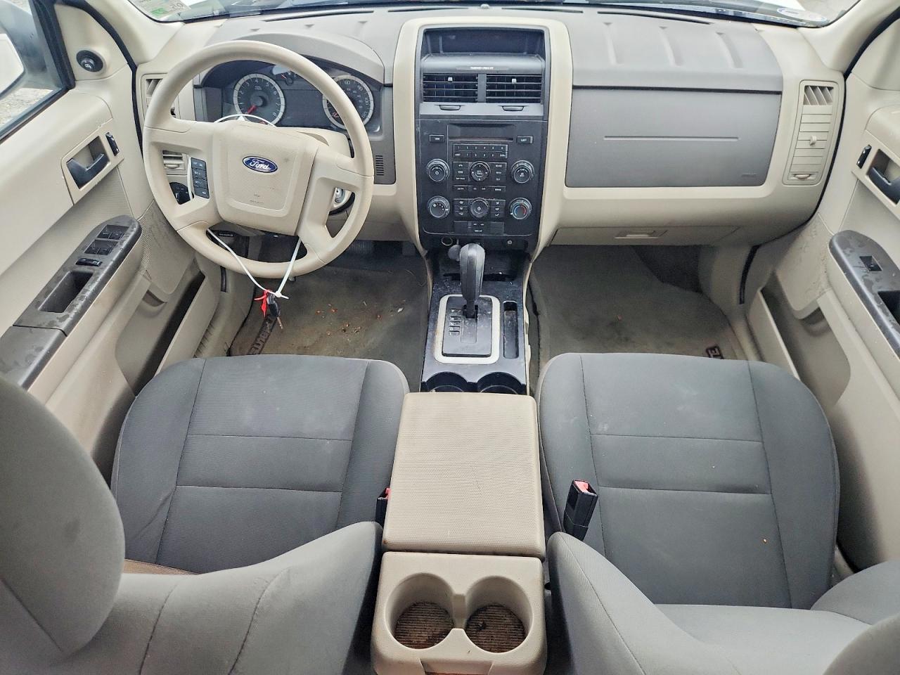 2012 Ford Escape Xls White vin: 1FMCU0C79CKC52019