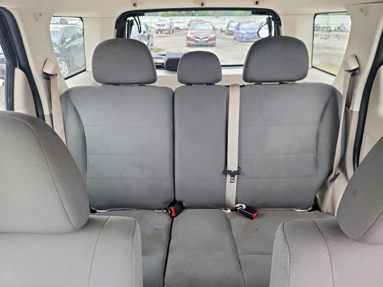 2012 Ford Escape Xls White vin: 1FMCU0C79CKC52019