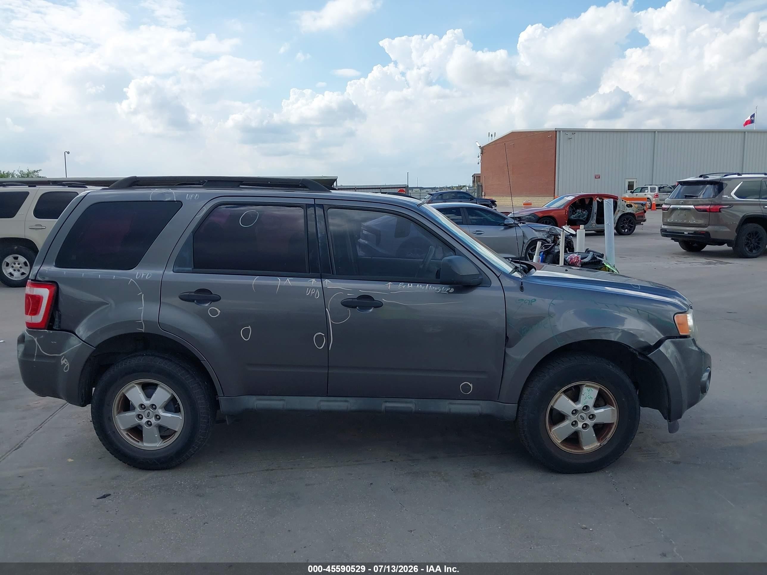 2010 Ford Escape Xls Gray vin: 1FMCU0C7XAKA70259