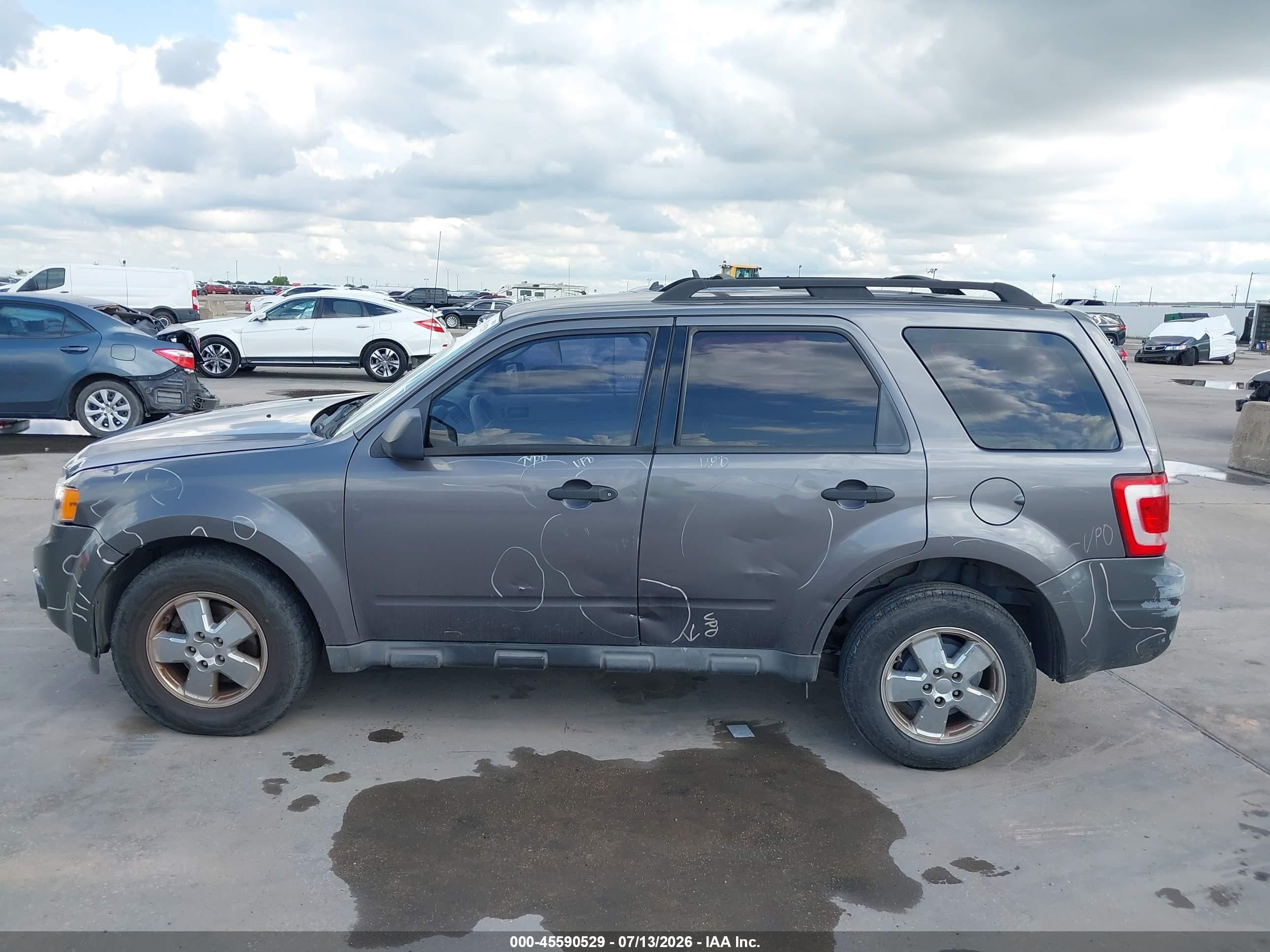 2010 Ford Escape Xls Gray vin: 1FMCU0C7XAKA70259