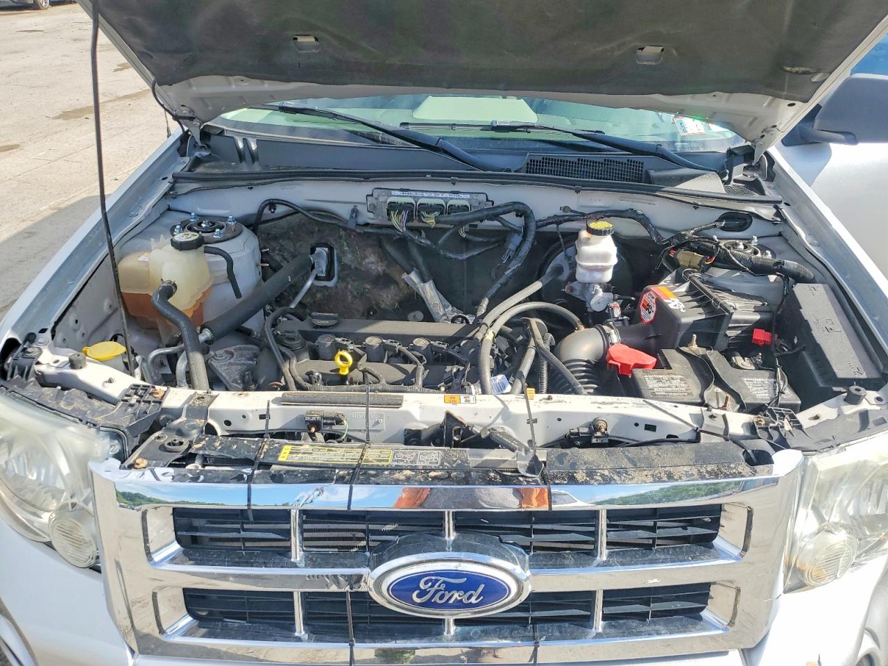 2010 Ford Escape Xls Silver vin: 1FMCU0C7XAKD25430
