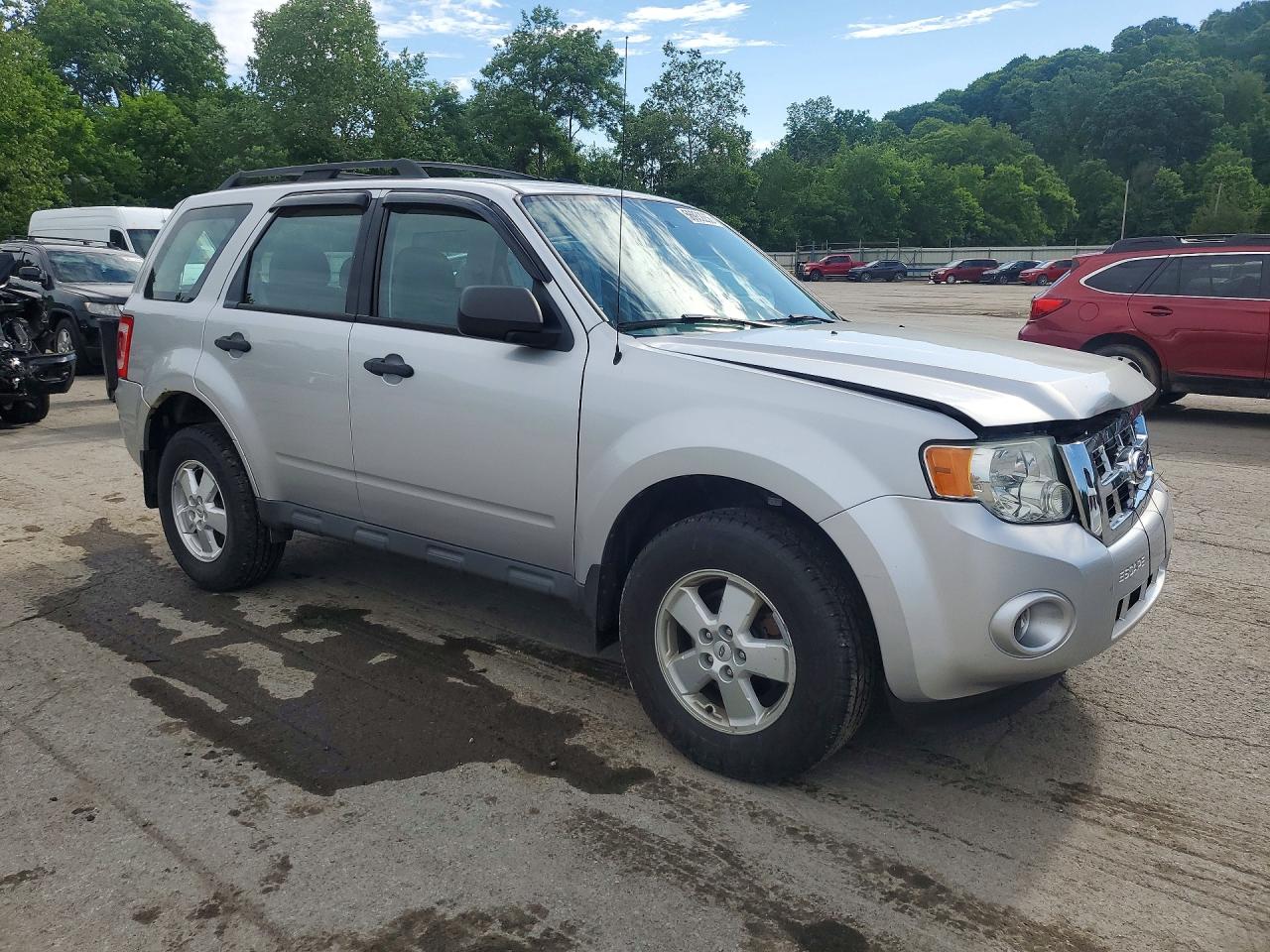 2010 Ford Escape Xls Silver vin: 1FMCU0C7XAKD25430