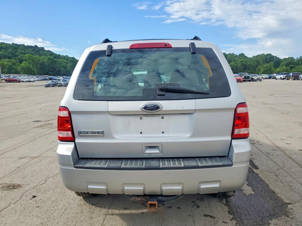 2010 Ford Escape Xls Silver vin: 1FMCU0C7XAKD25430