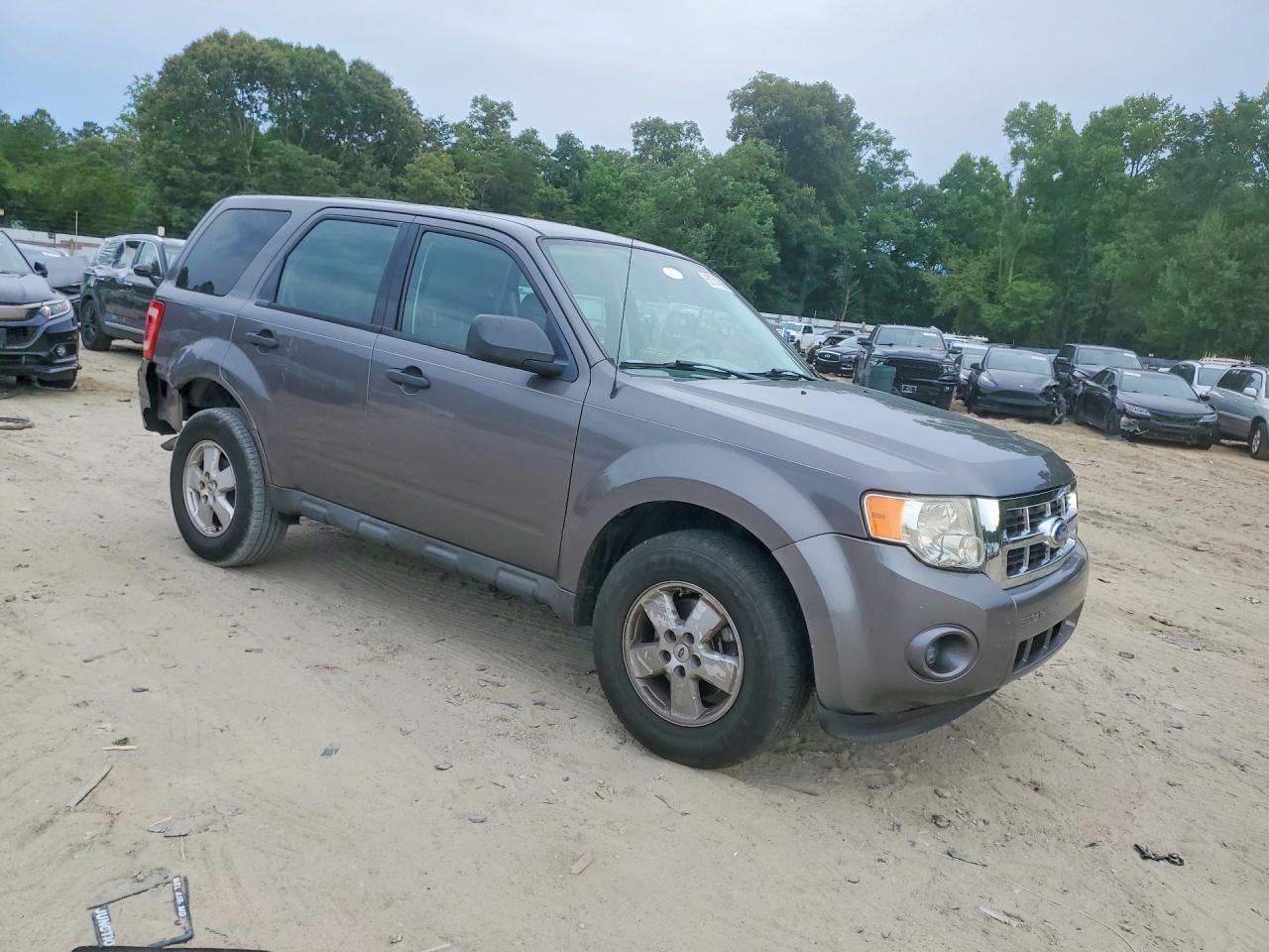 2011 Ford Escape Xls Gray vin: 1FMCU0C7XBKC29136