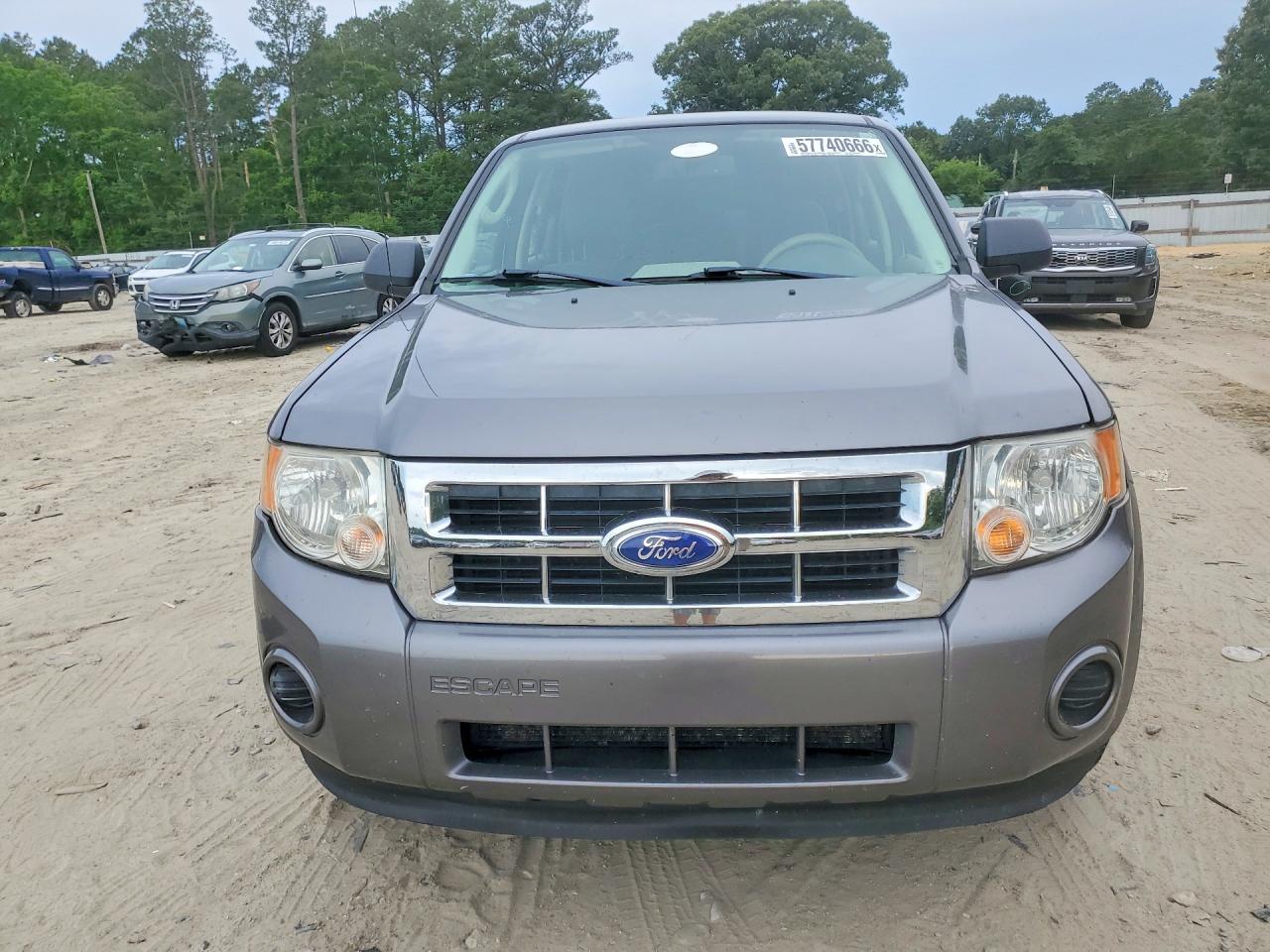2011 Ford Escape Xls Gray vin: 1FMCU0C7XBKC29136