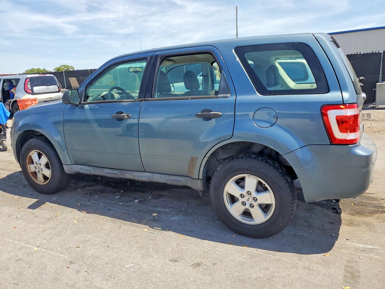 2012 Ford Escape Xls Teal vin: 1FMCU0C7XCKA03843