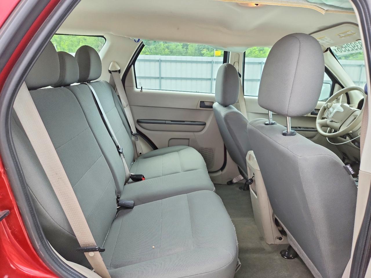2012 Ford Escape Xls Red vin: 1FMCU0C7XCKA47552