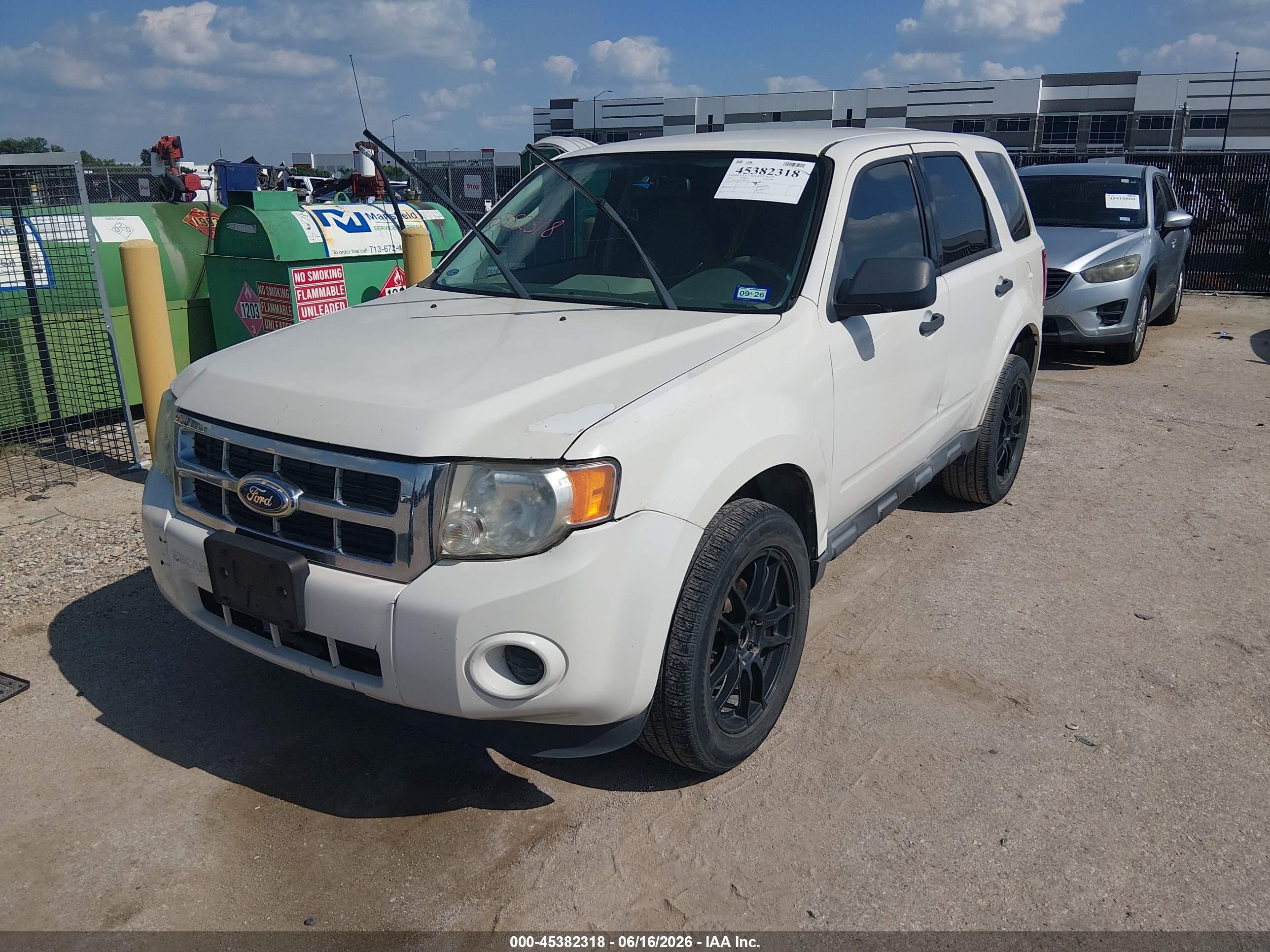 2012 Ford Escape Xls White vin: 1FMCU0C7XCKB27031