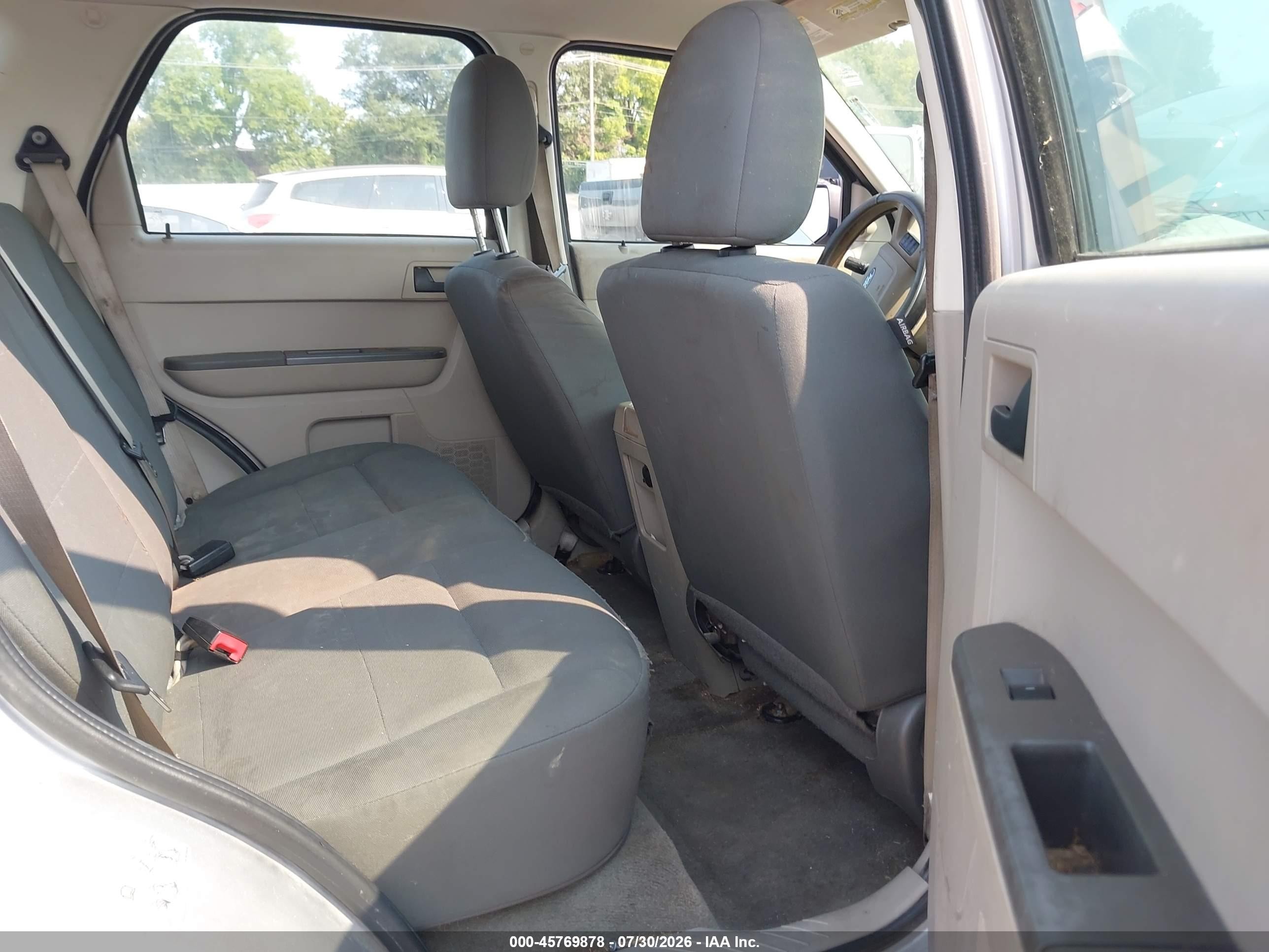 2012 Ford Escape Xls Silver vin: 1FMCU0C7XCKC08529