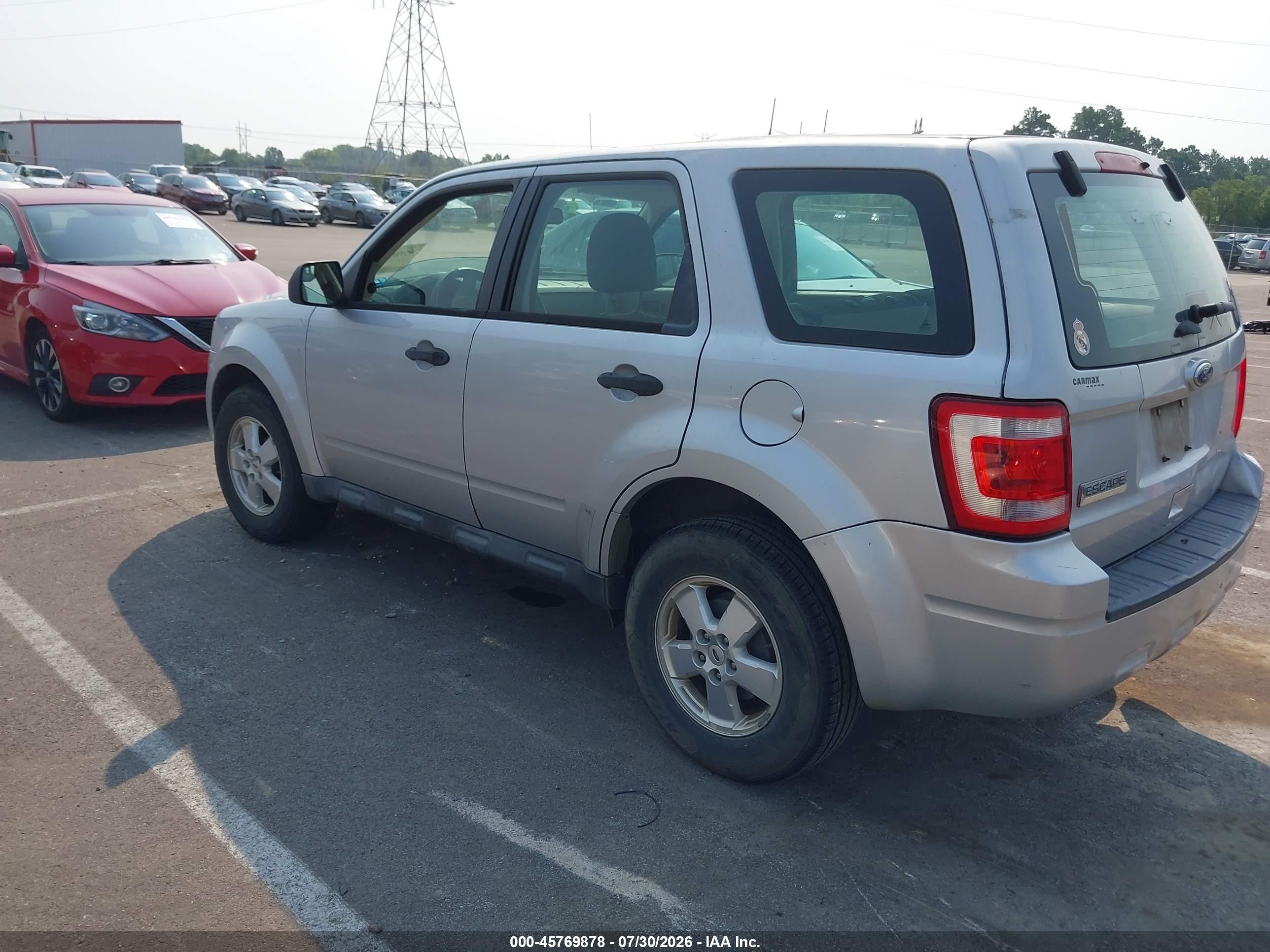 2012 Ford Escape Xls Silver vin: 1FMCU0C7XCKC08529