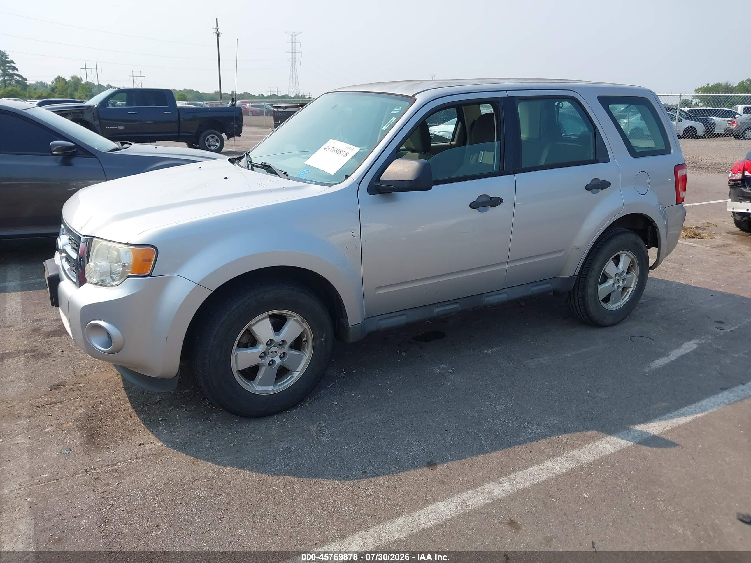 2012 Ford Escape Xls Silver vin: 1FMCU0C7XCKC08529