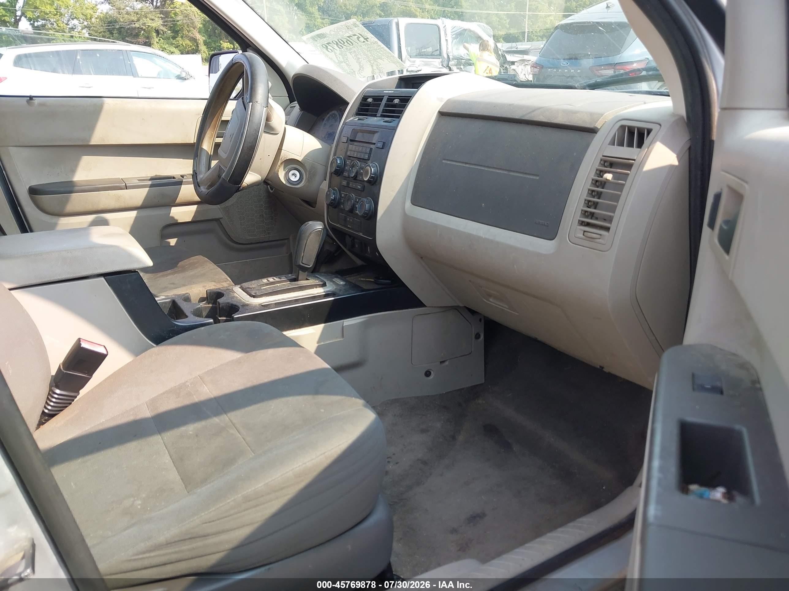 2012 Ford Escape Xls Silver vin: 1FMCU0C7XCKC08529