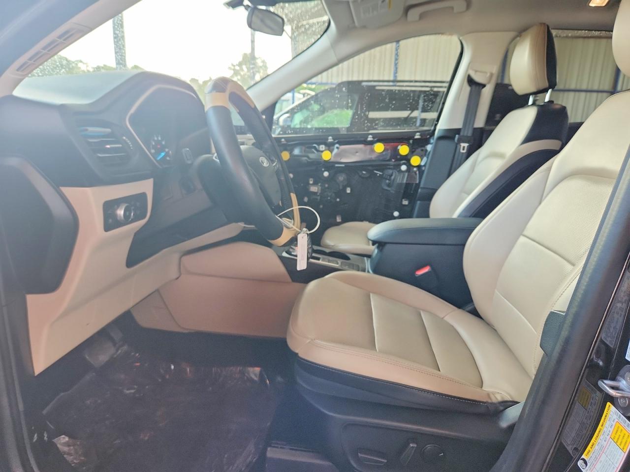 2021 Ford Escape Sel Черный vin: 1FMCU0CZXMUA39670
