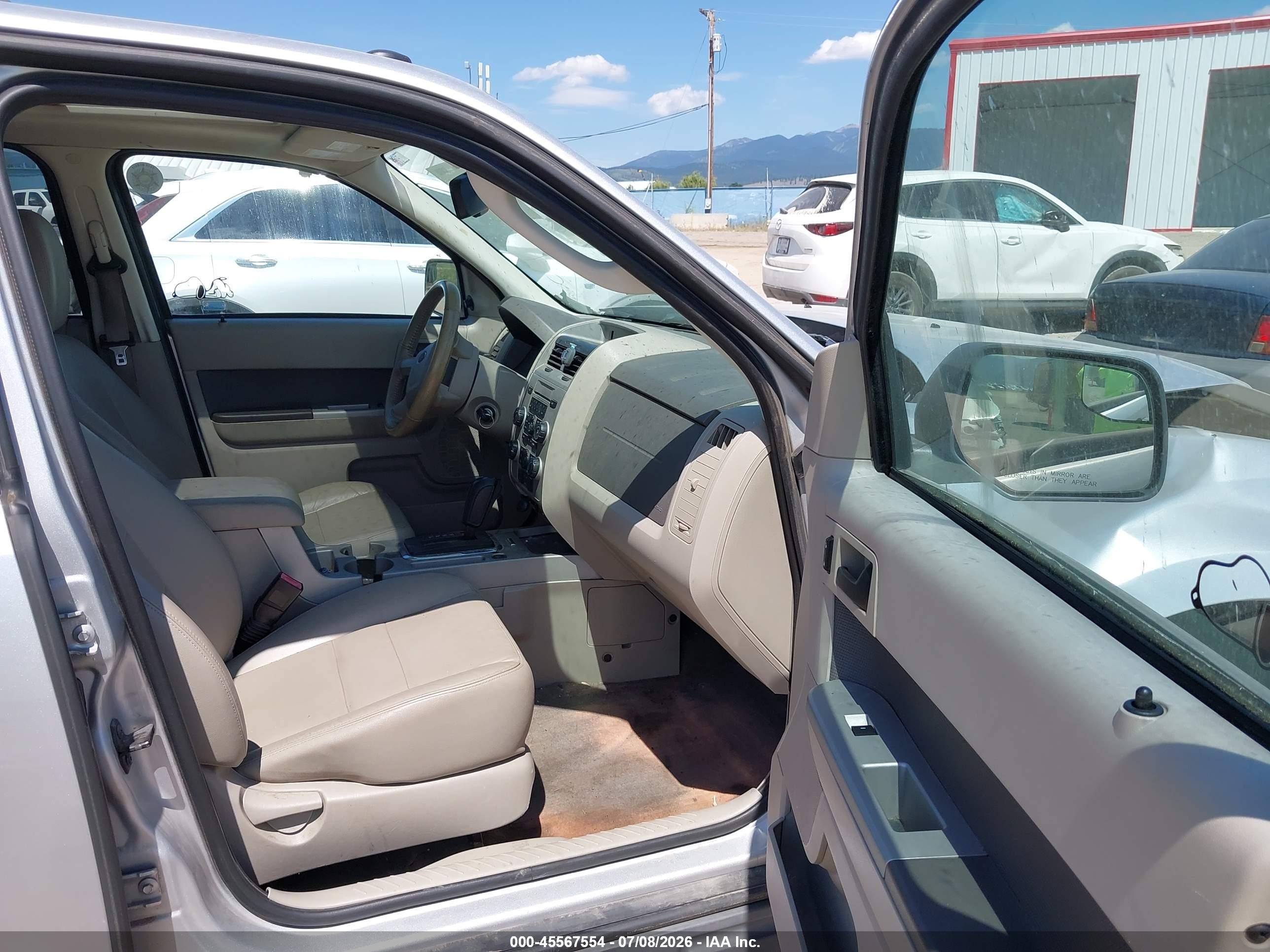 2010 Ford Escape Xlt Silver vin: 1FMCU0D70AKA77428