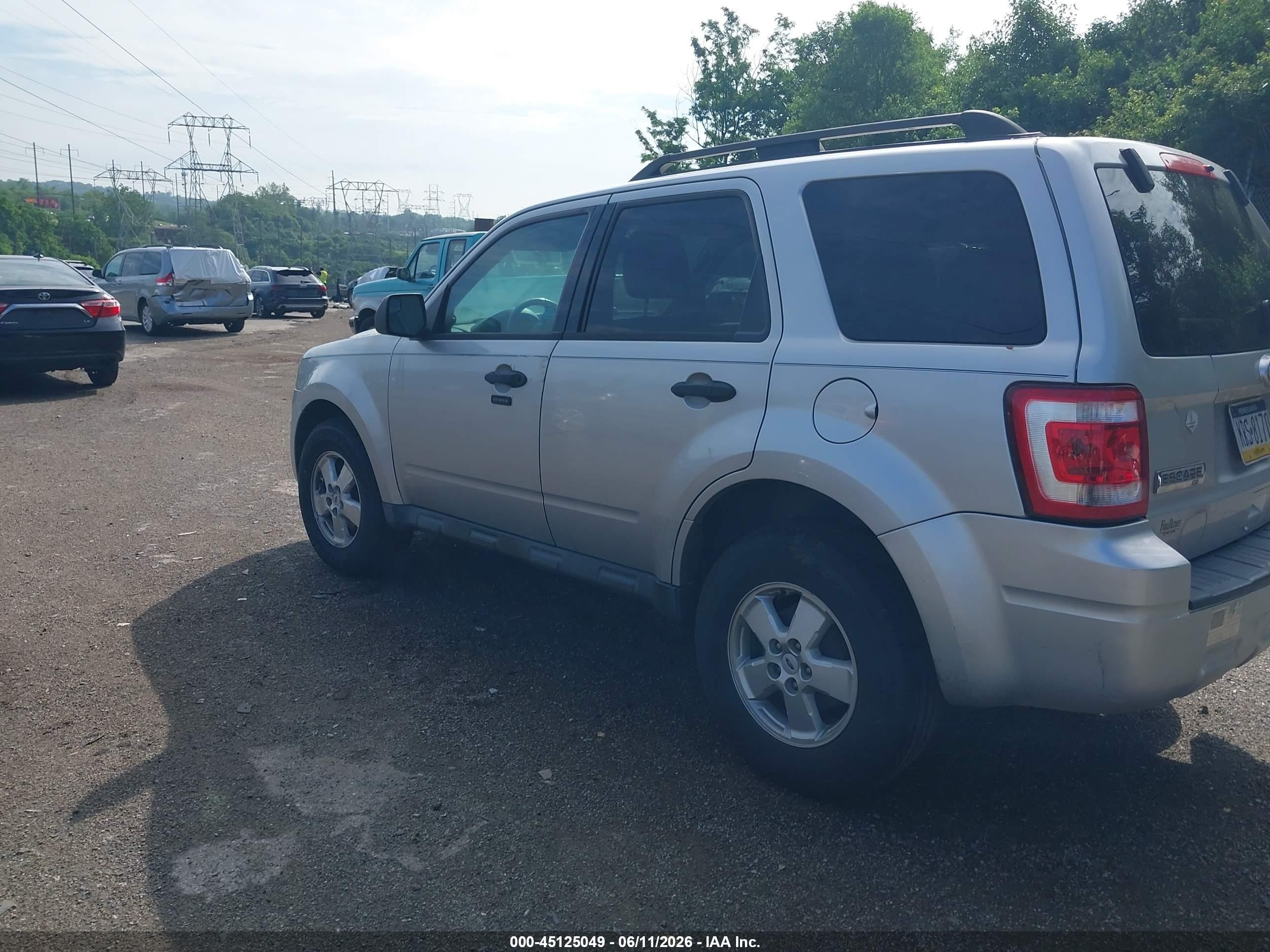 2010 Ford Escape Xlt Silver vin: 1FMCU0D70AKB01145