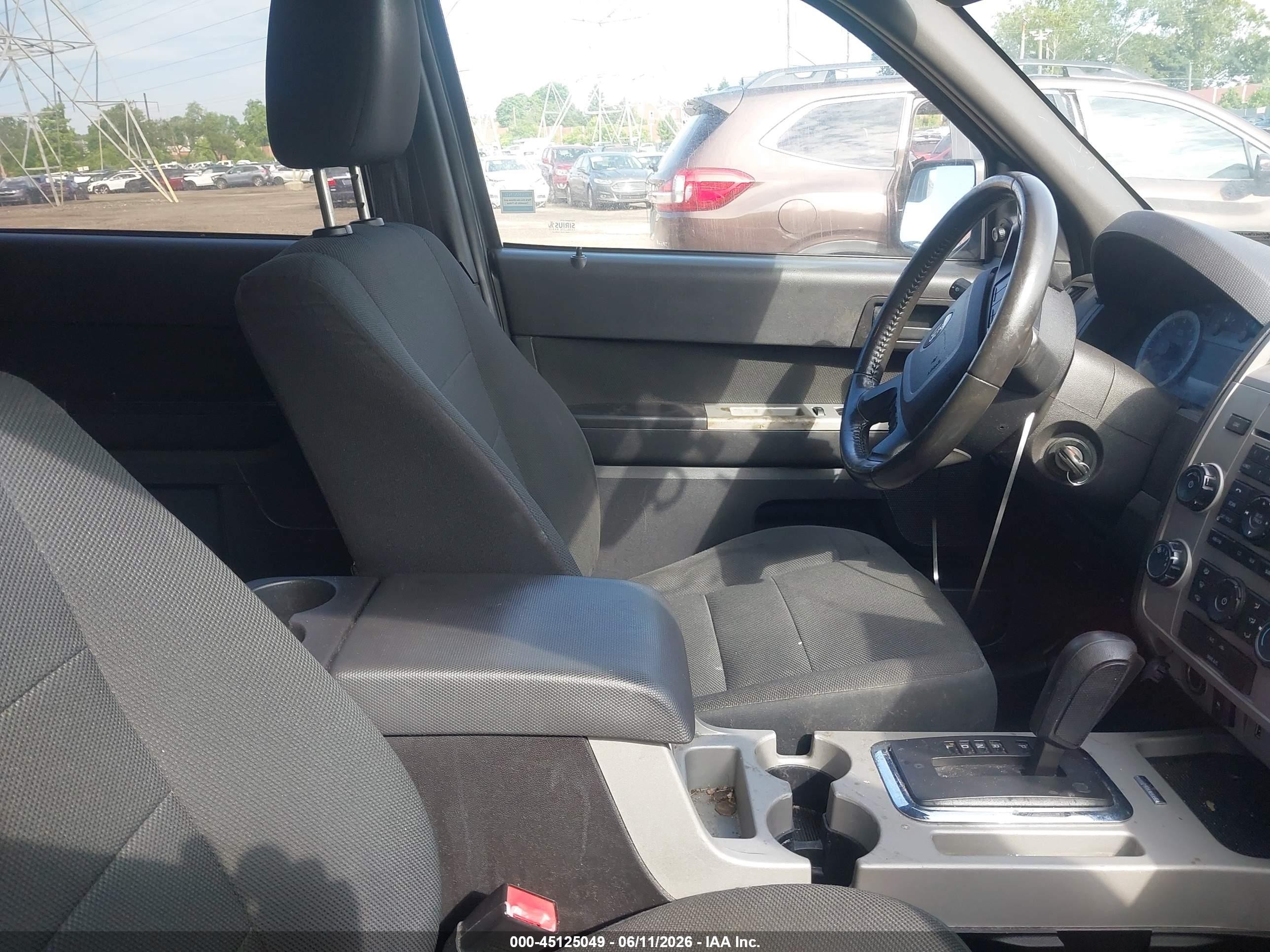 2010 Ford Escape Xlt Silver vin: 1FMCU0D70AKB01145