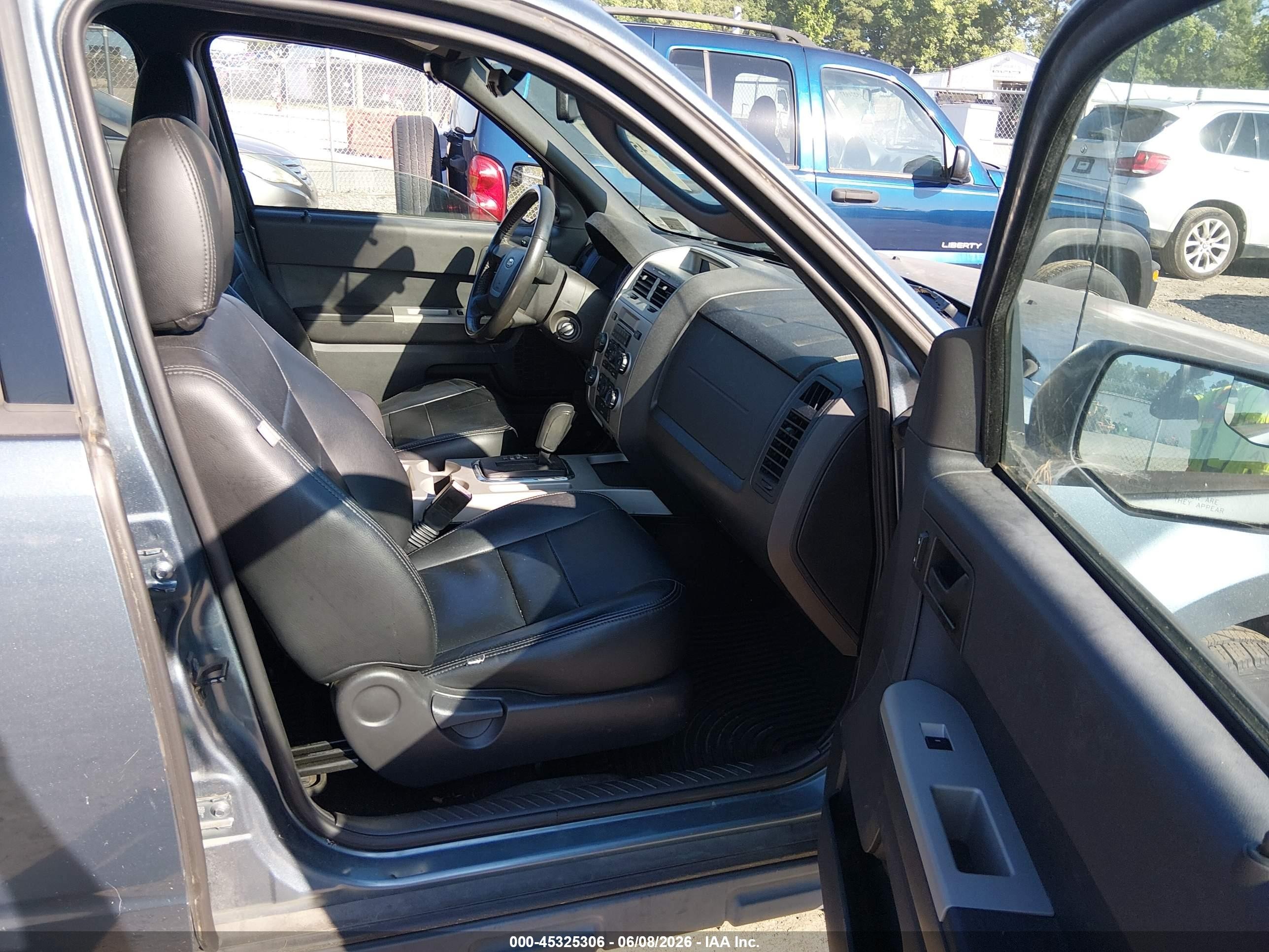 2010 Ford Escape Xlt Gray vin: 1FMCU0D70AKC48985