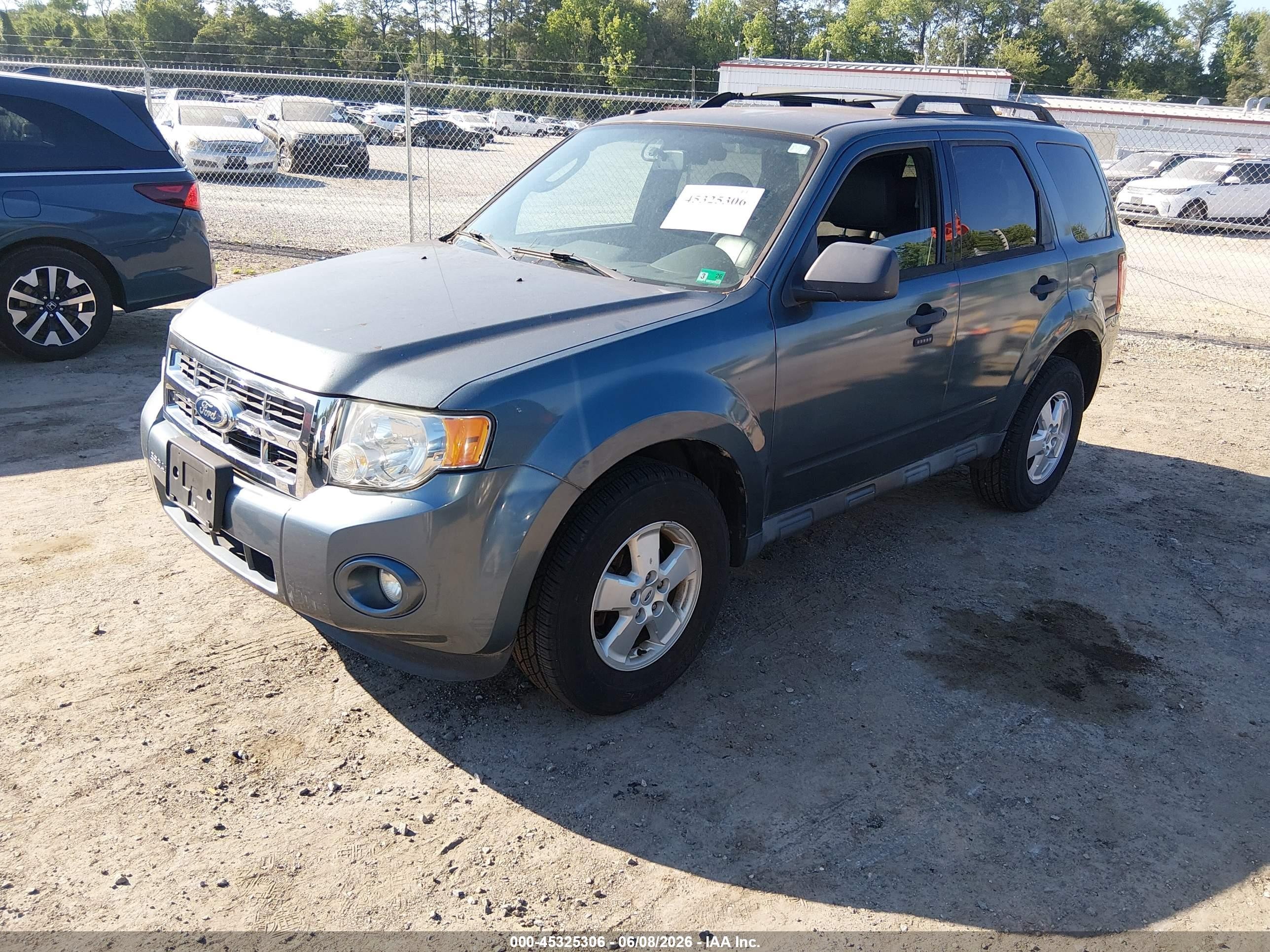 2010 Ford Escape Xlt Gray vin: 1FMCU0D70AKC48985