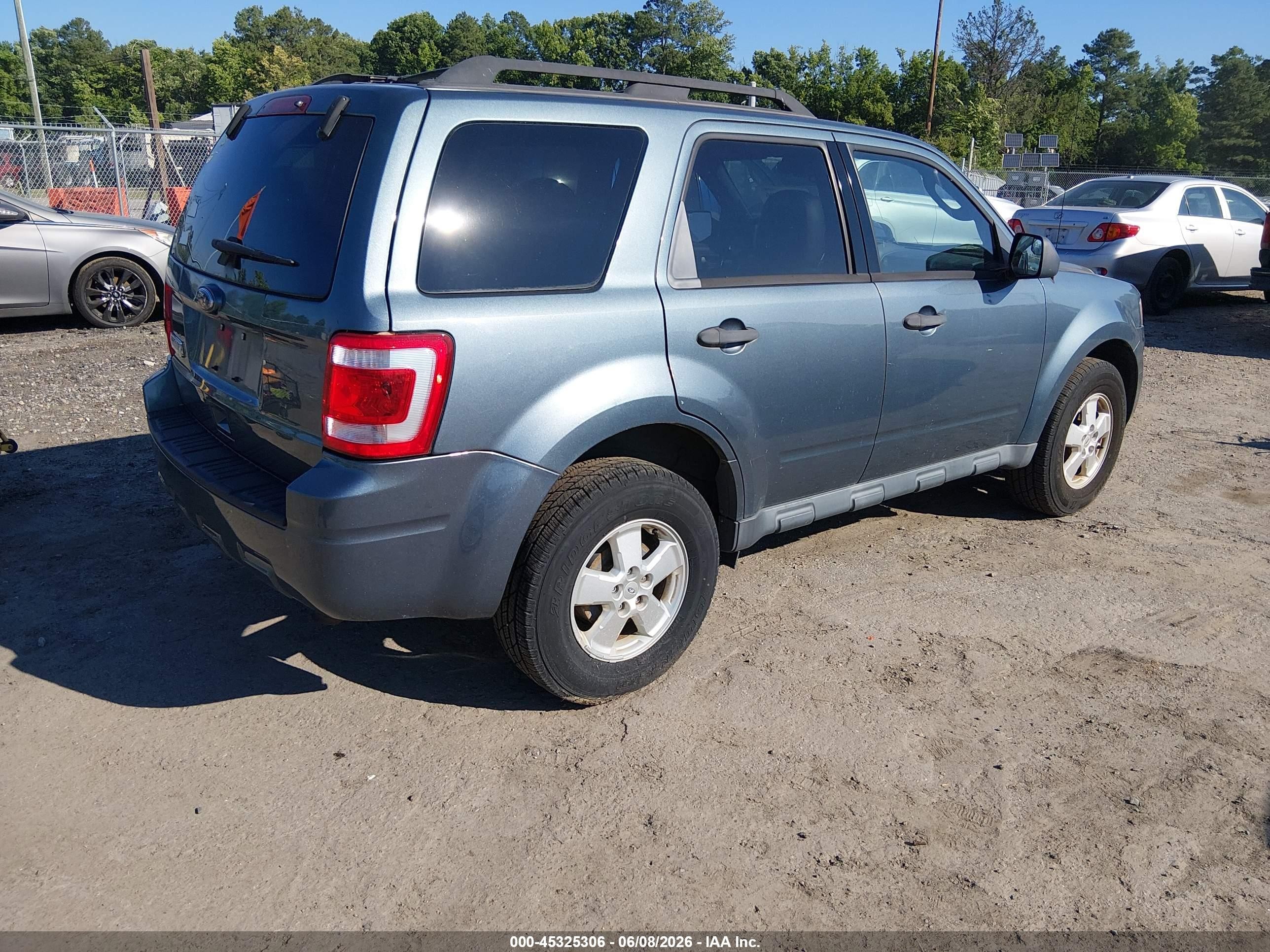 2010 Ford Escape Xlt Gray vin: 1FMCU0D70AKC48985