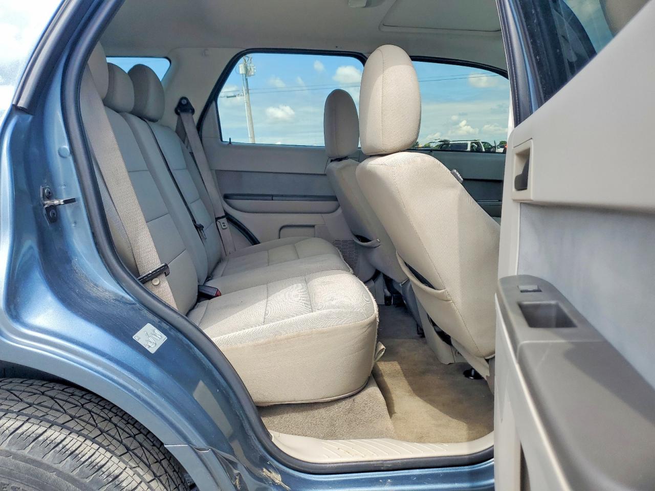 2010 Ford Escape Xlt Blue vin: 1FMCU0D70AKD19585