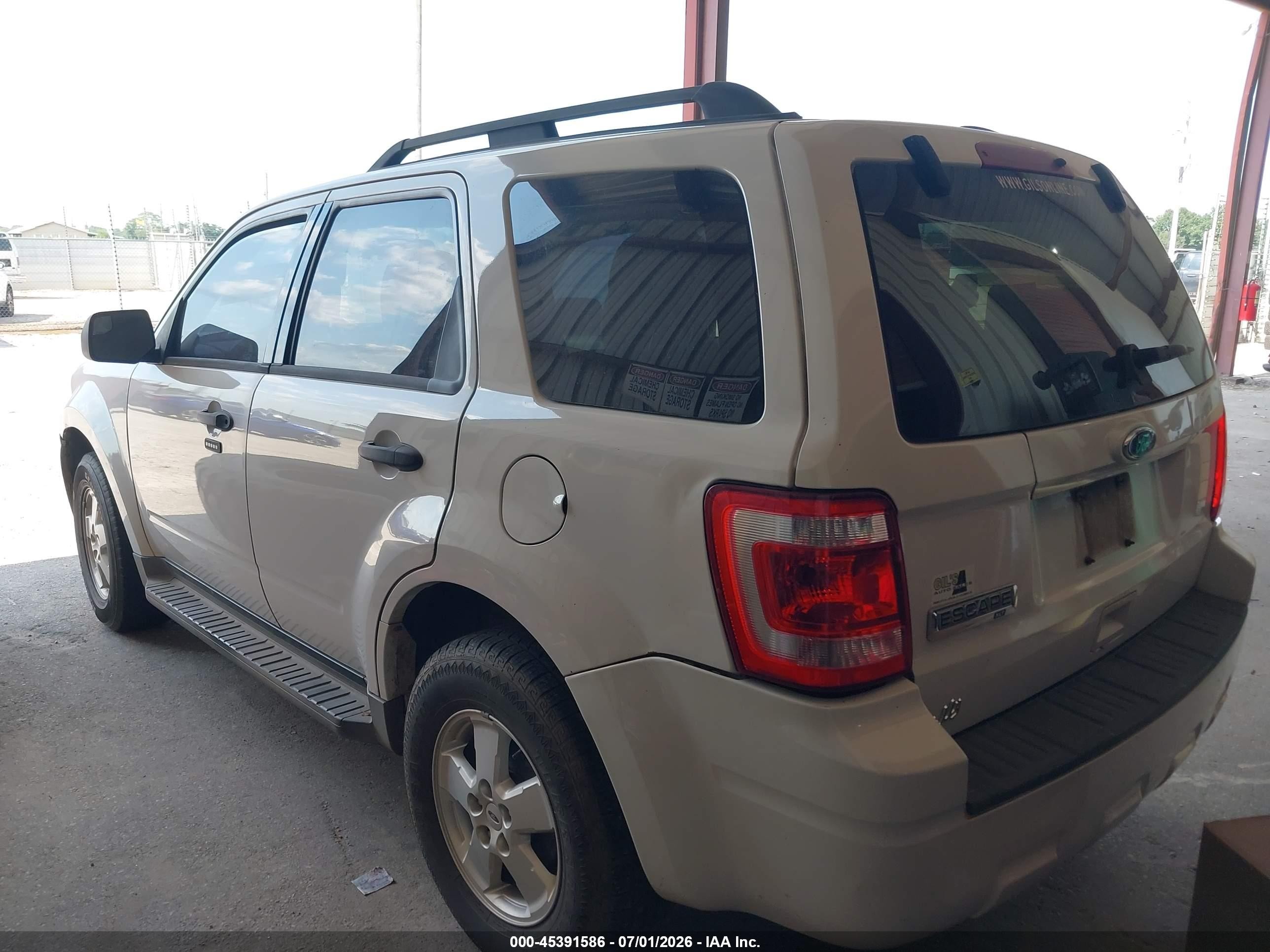 2010 Ford Escape Xlt White vin: 1FMCU0D70AKD30540