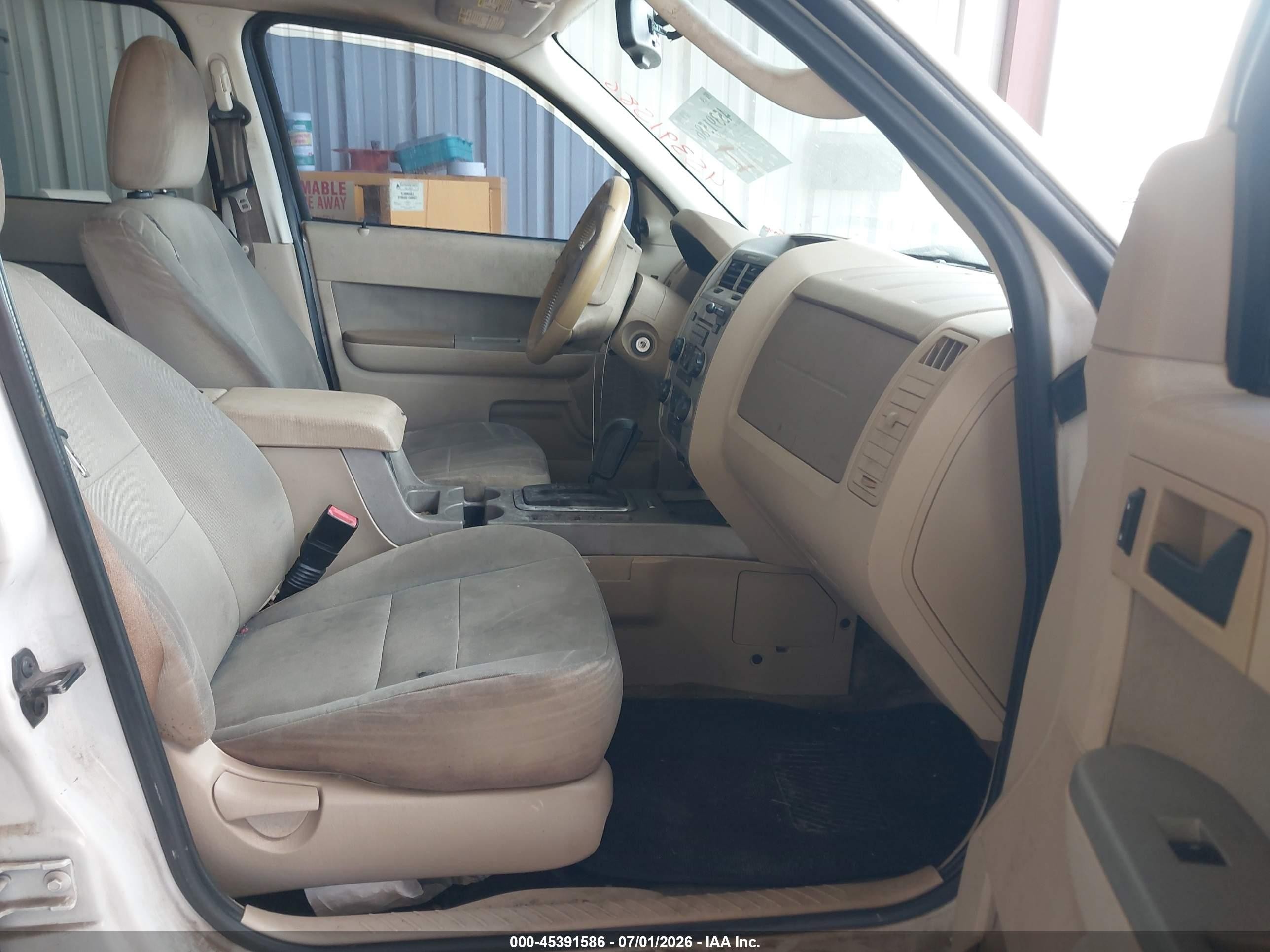 2010 Ford Escape Xlt White vin: 1FMCU0D70AKD30540