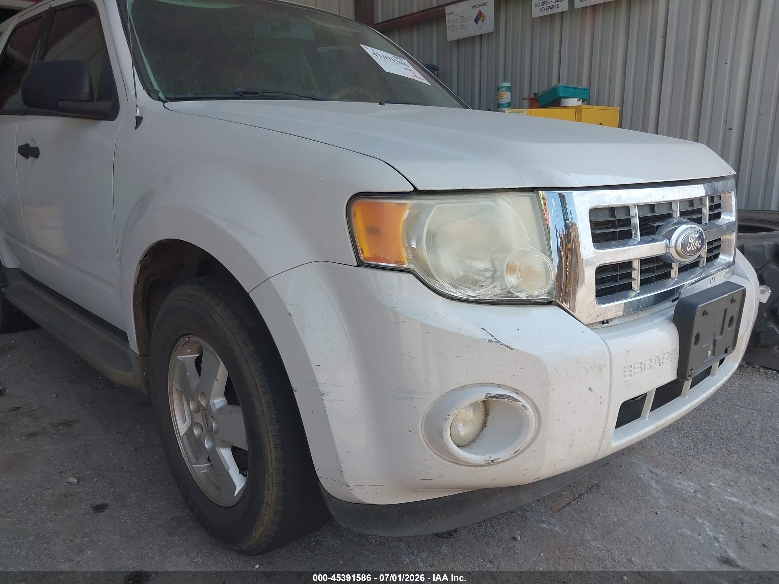 2010 Ford Escape Xlt White vin: 1FMCU0D70AKD30540