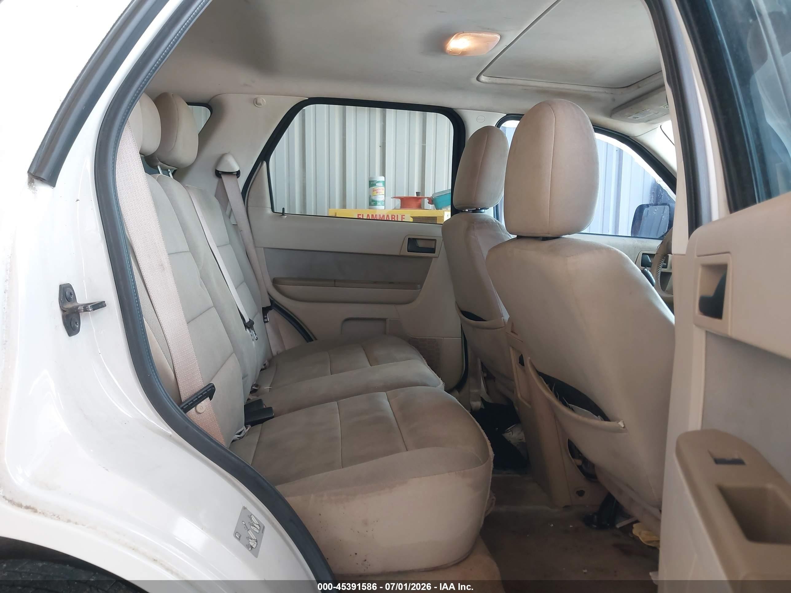 2010 Ford Escape Xlt White vin: 1FMCU0D70AKD30540