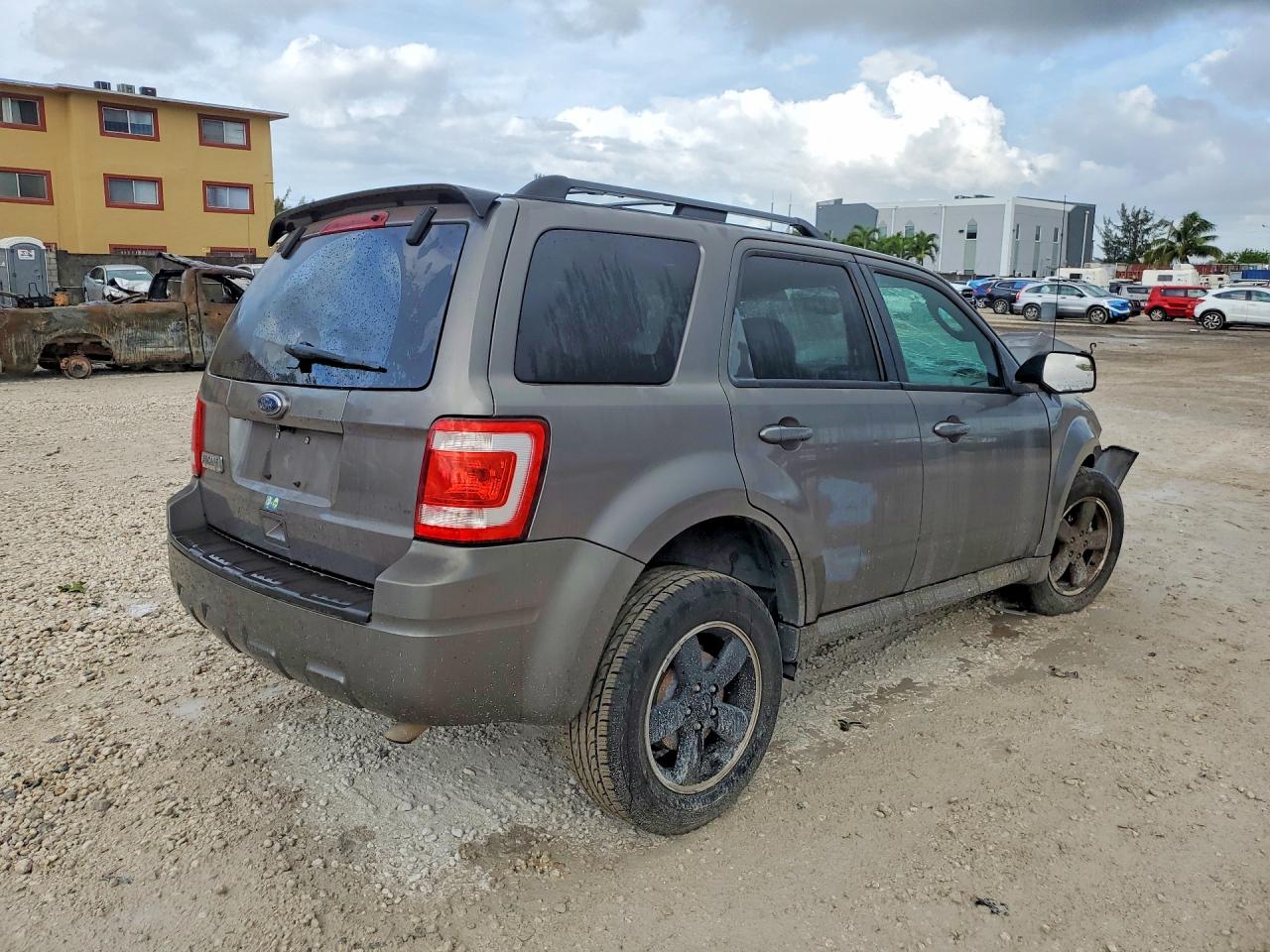 2011 Ford Escape Xlt Gray vin: 1FMCU0D70BKA31759
